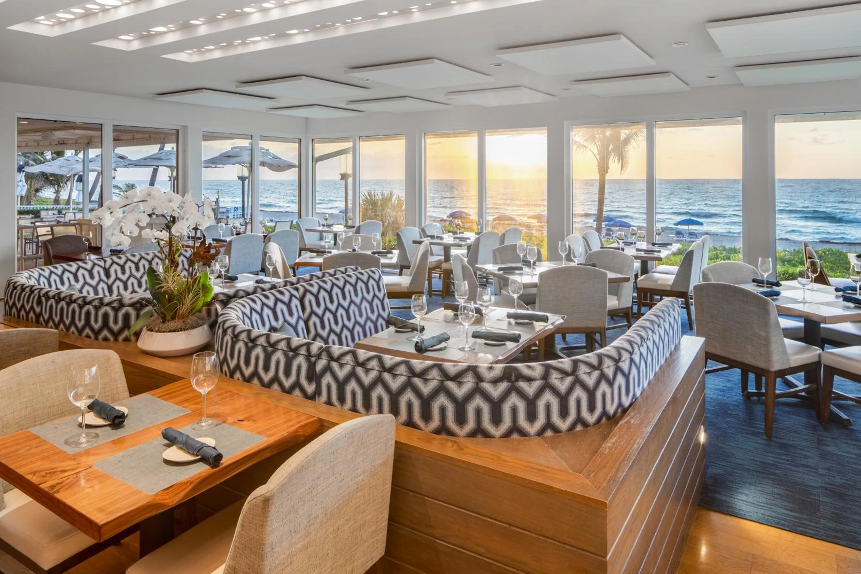 Restaurant/places to eat in Delray Sands Resort