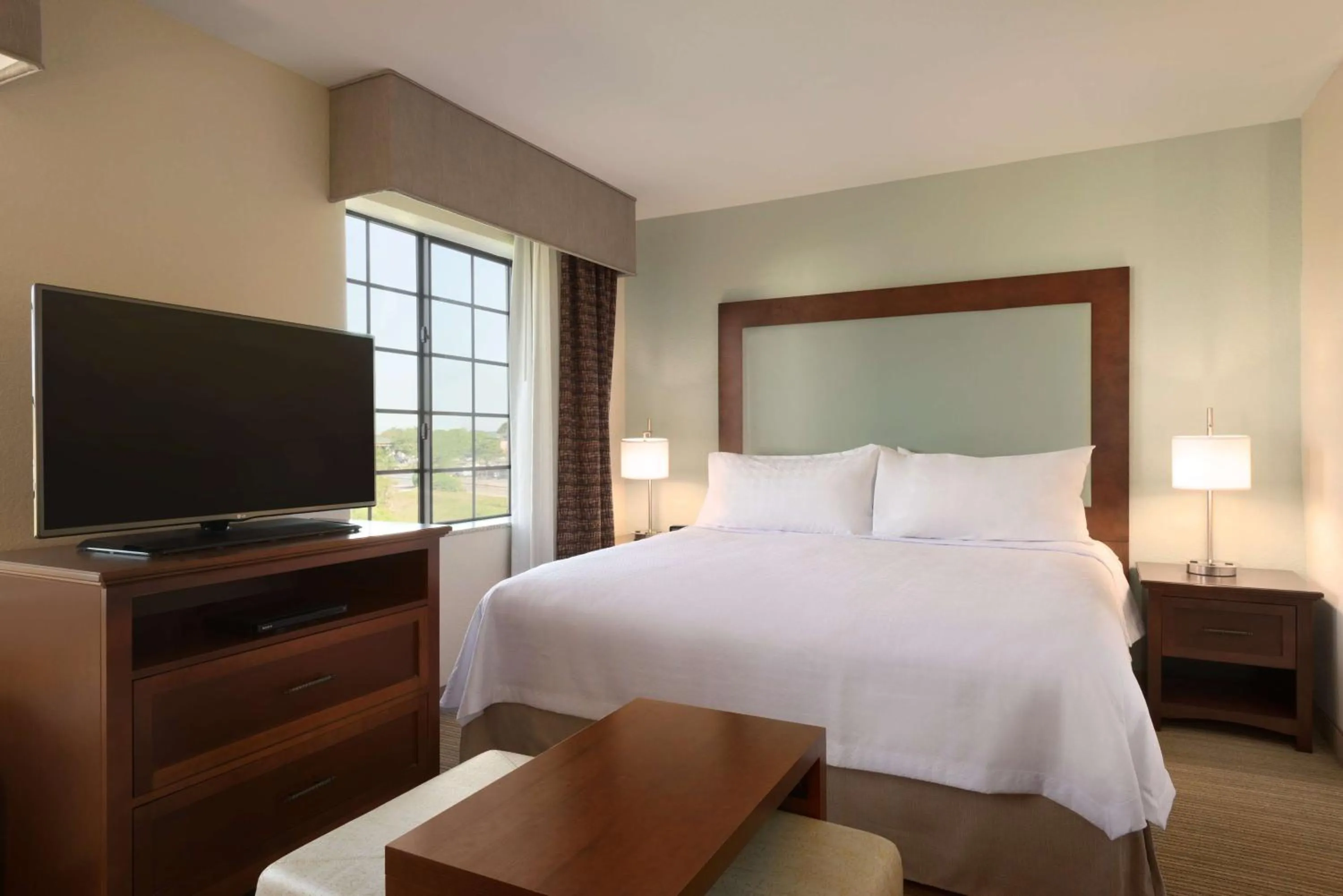 Bed in Homewood Suites Jacksonville Deerwood Park