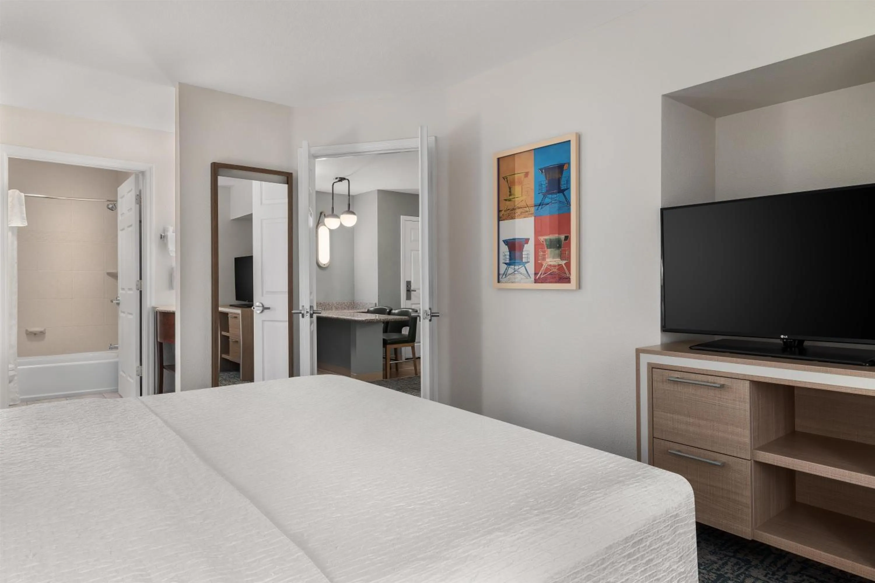 Bed in Homewood Suites Jacksonville Deerwood Park