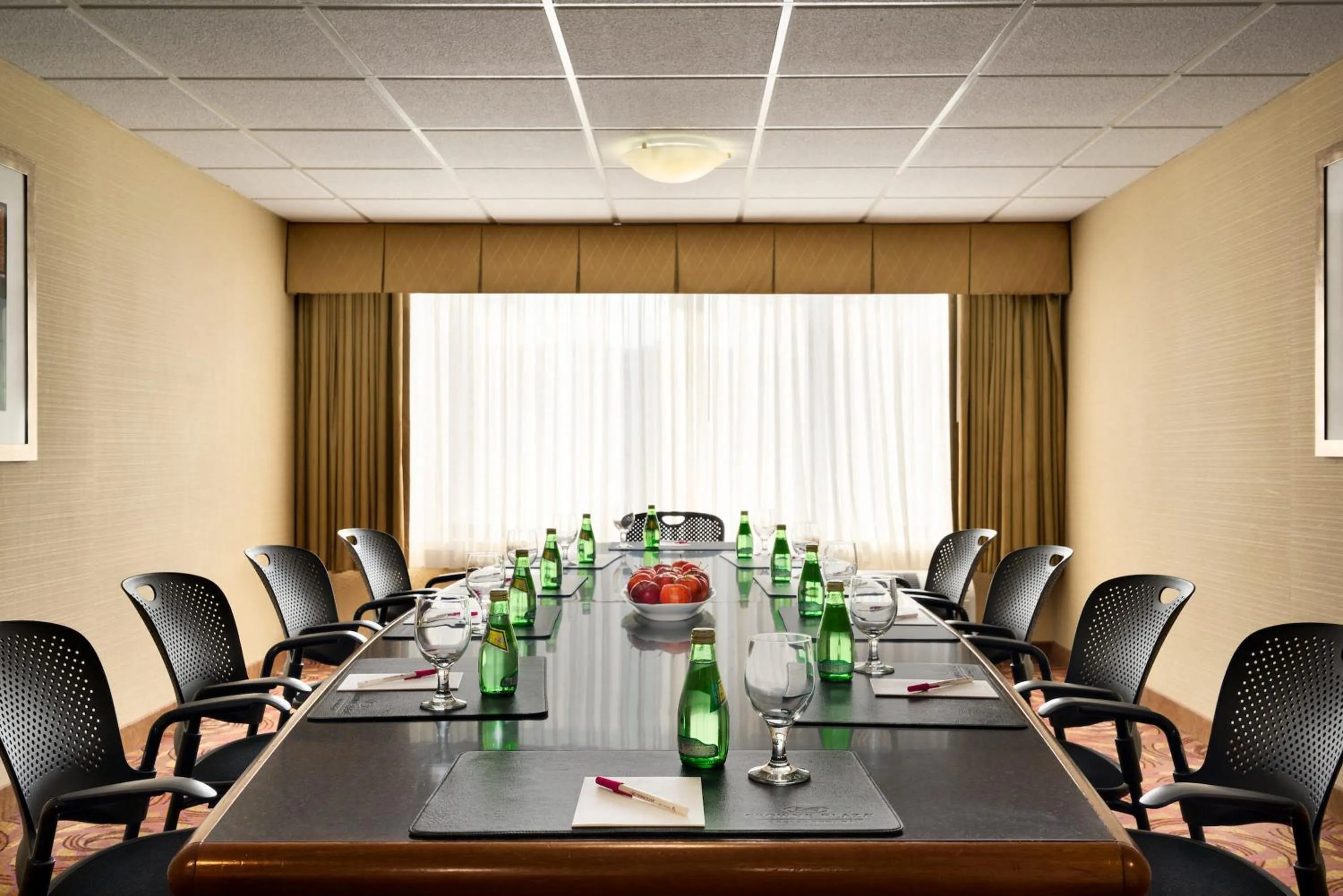 Meeting/conference room in Crowne Plaza Englewood by IHG