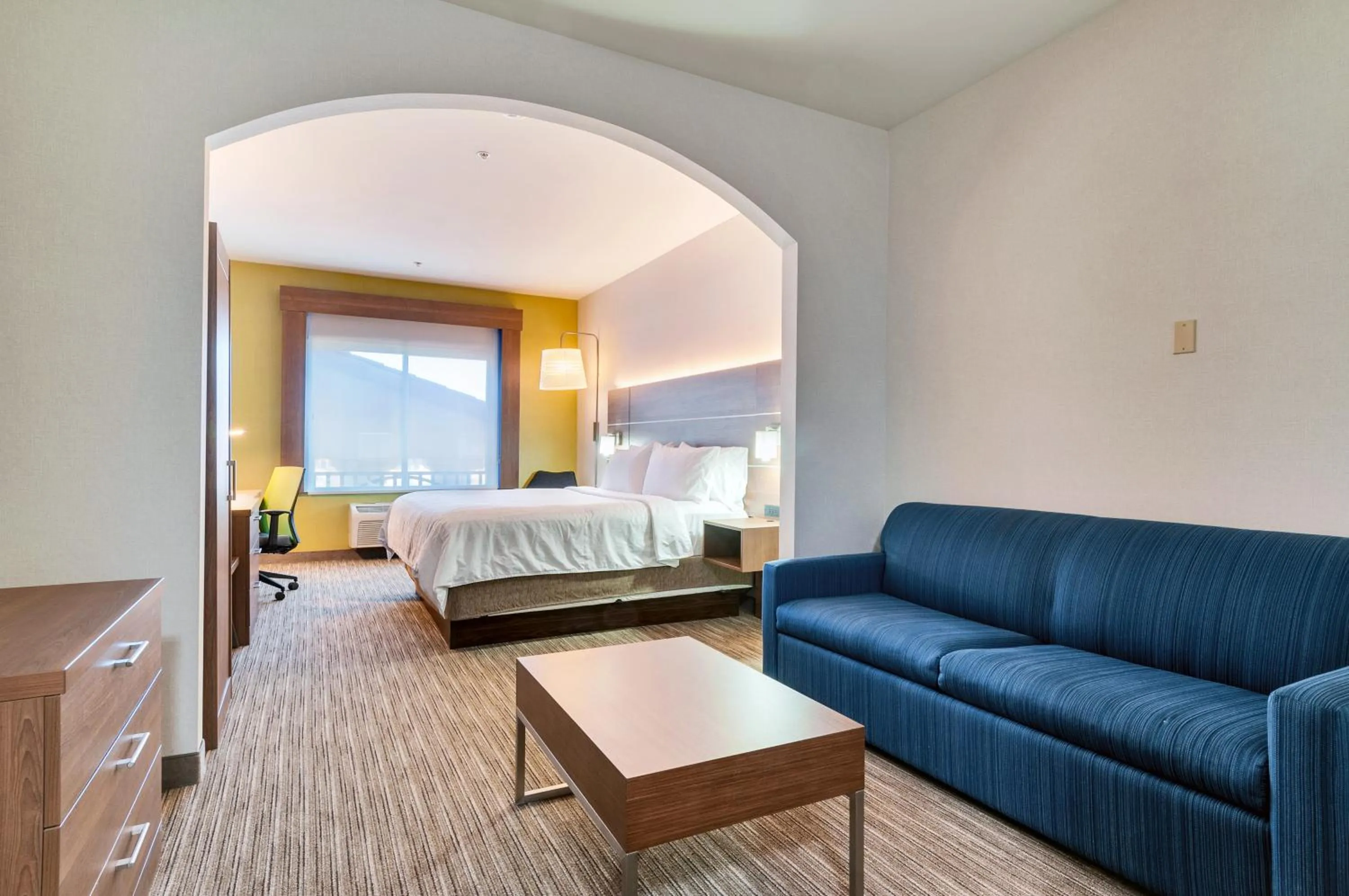 Bed in Holiday Inn Express Hotel & Suites Banning by IHG