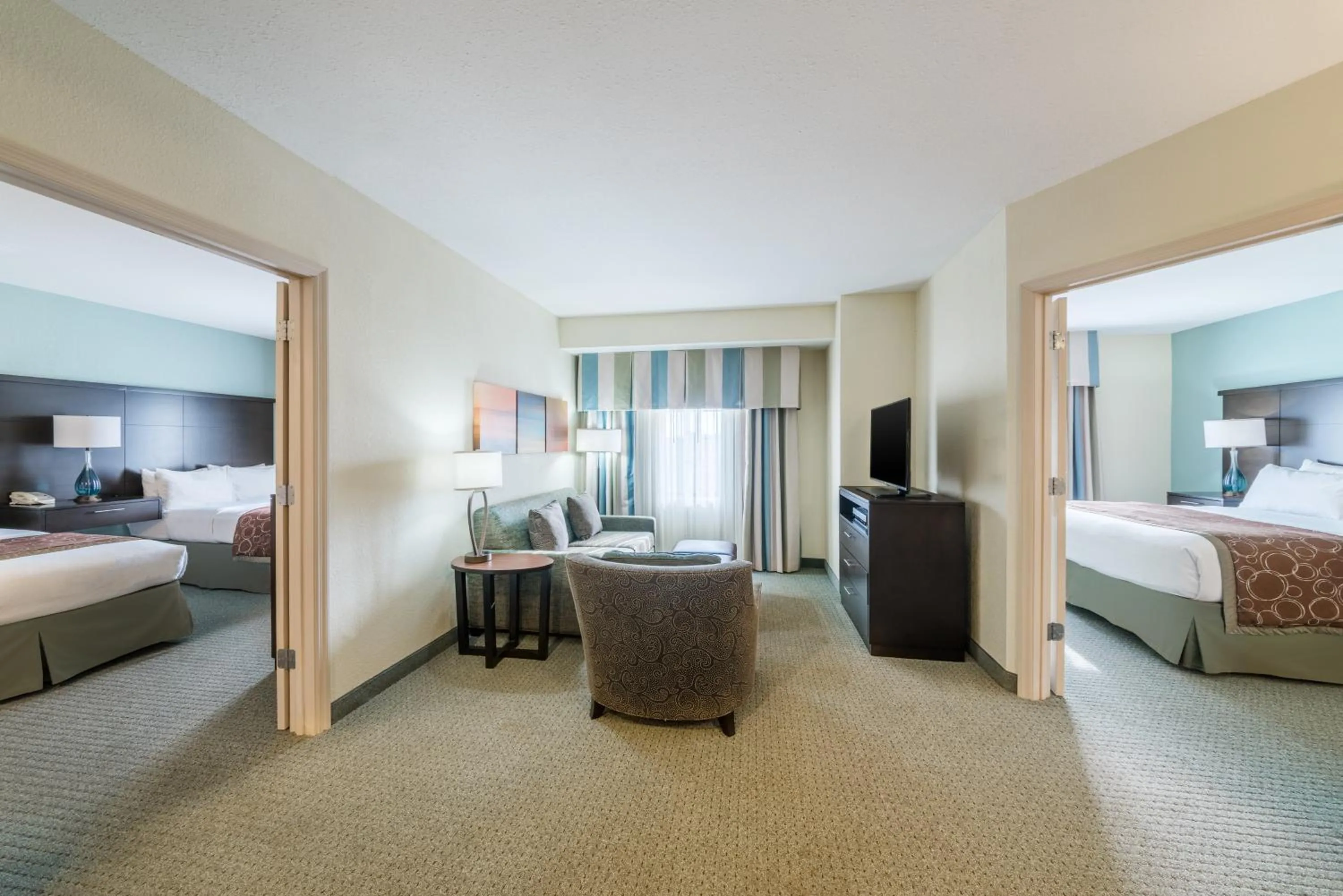 Bed in Staybridge Suites Wilmington - Brandywine Valley by IHG