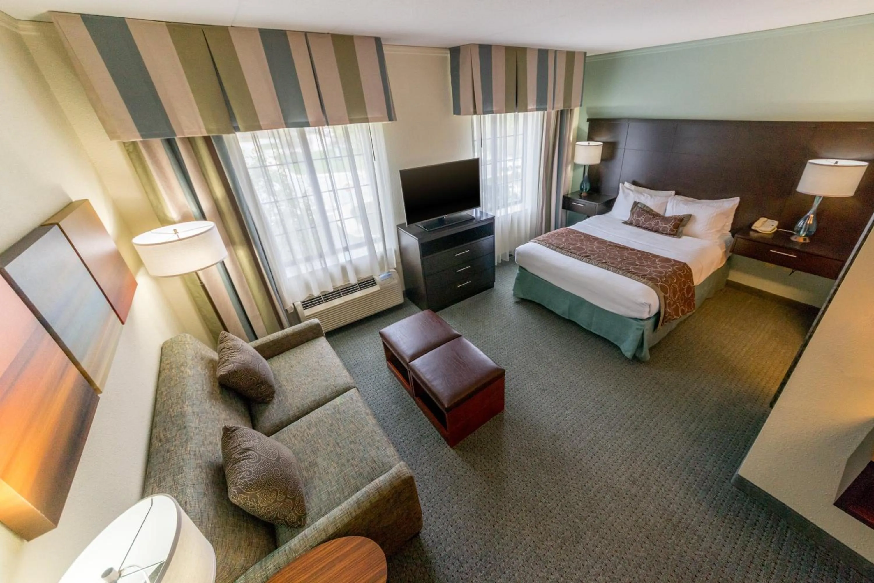 Photo of the whole room, Bed in Staybridge Suites Wilmington - Brandywine Valley by IHG