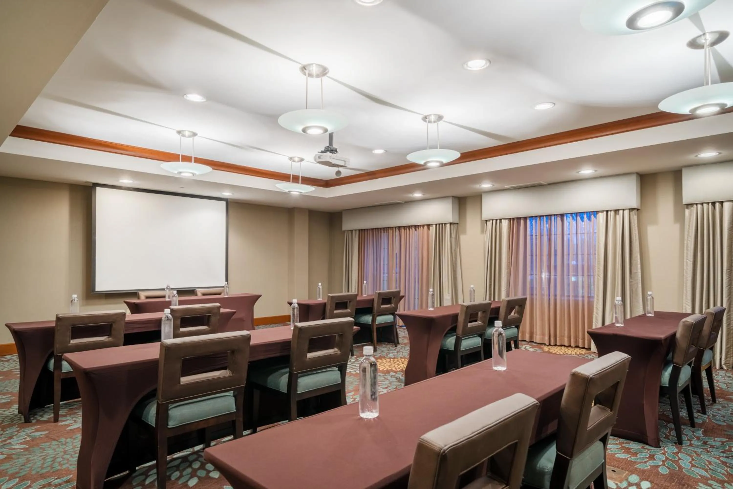Meeting/conference room in Staybridge Suites Wilmington - Brandywine Valley by IHG