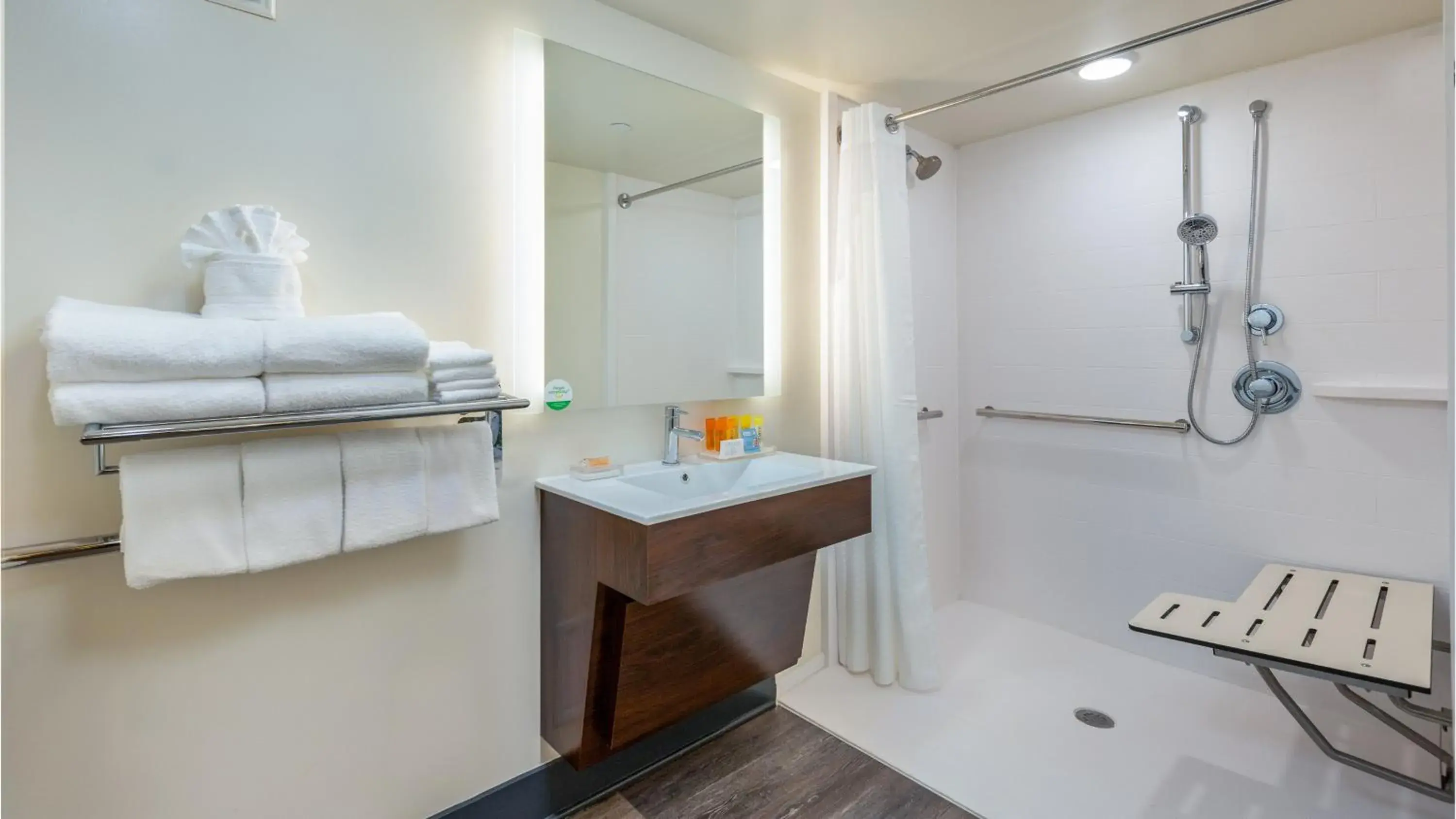 Standard King Room with Accessible Roll-In Shower - Upper Level in Holiday Inn Resort Panama City Beach by IHG Standard King Room with Accessible Roll-In Shower - Upper Level in Holiday Inn Resort Panama City Beach by IHG