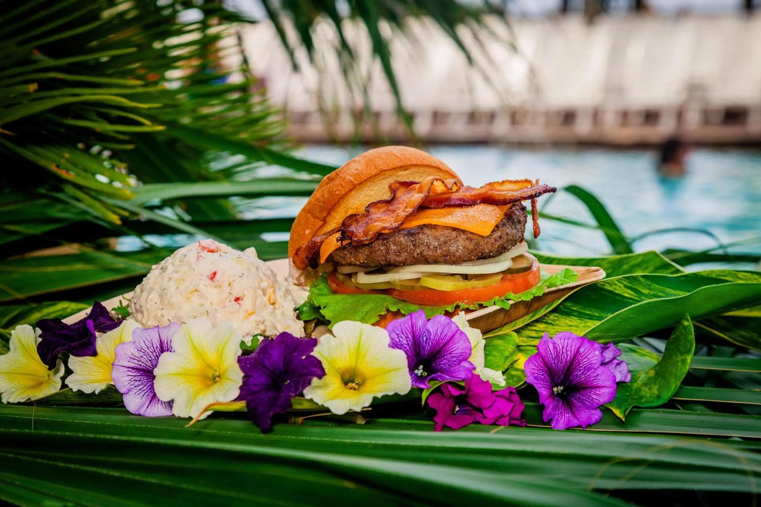 Restaurant/places to eat in Holiday Inn Resort Panama City Beach by IHG