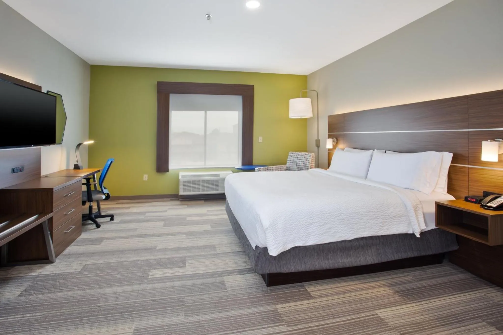 Photo of the whole room, Bed in Holiday Inn Express Hotel and Suites Katy by IHG
