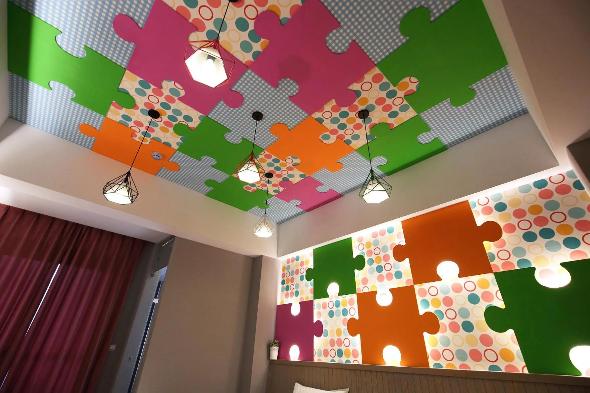 Decorative detail in Buckingham Palace B&B