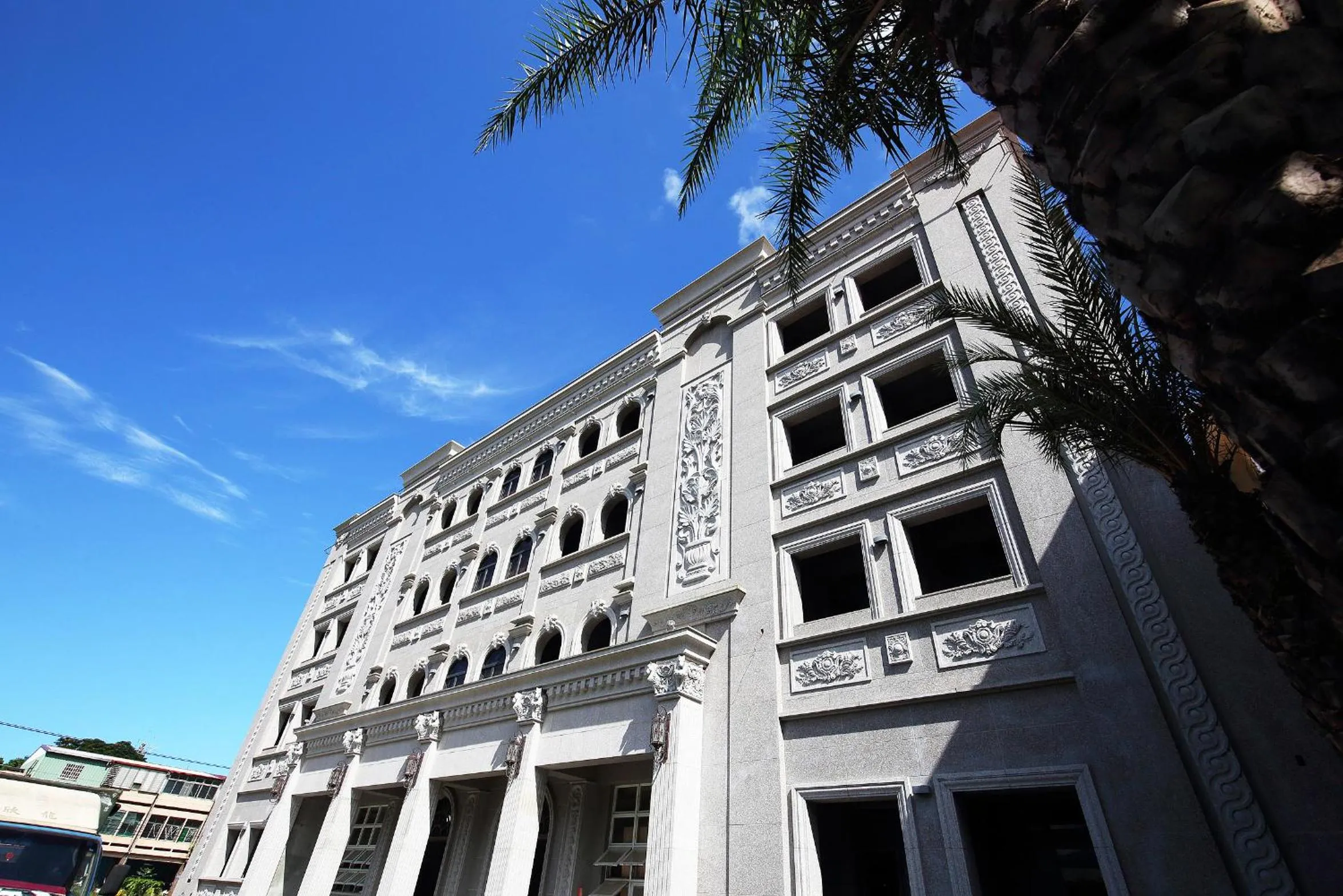 Facade/entrance in Buckingham Palace B&B