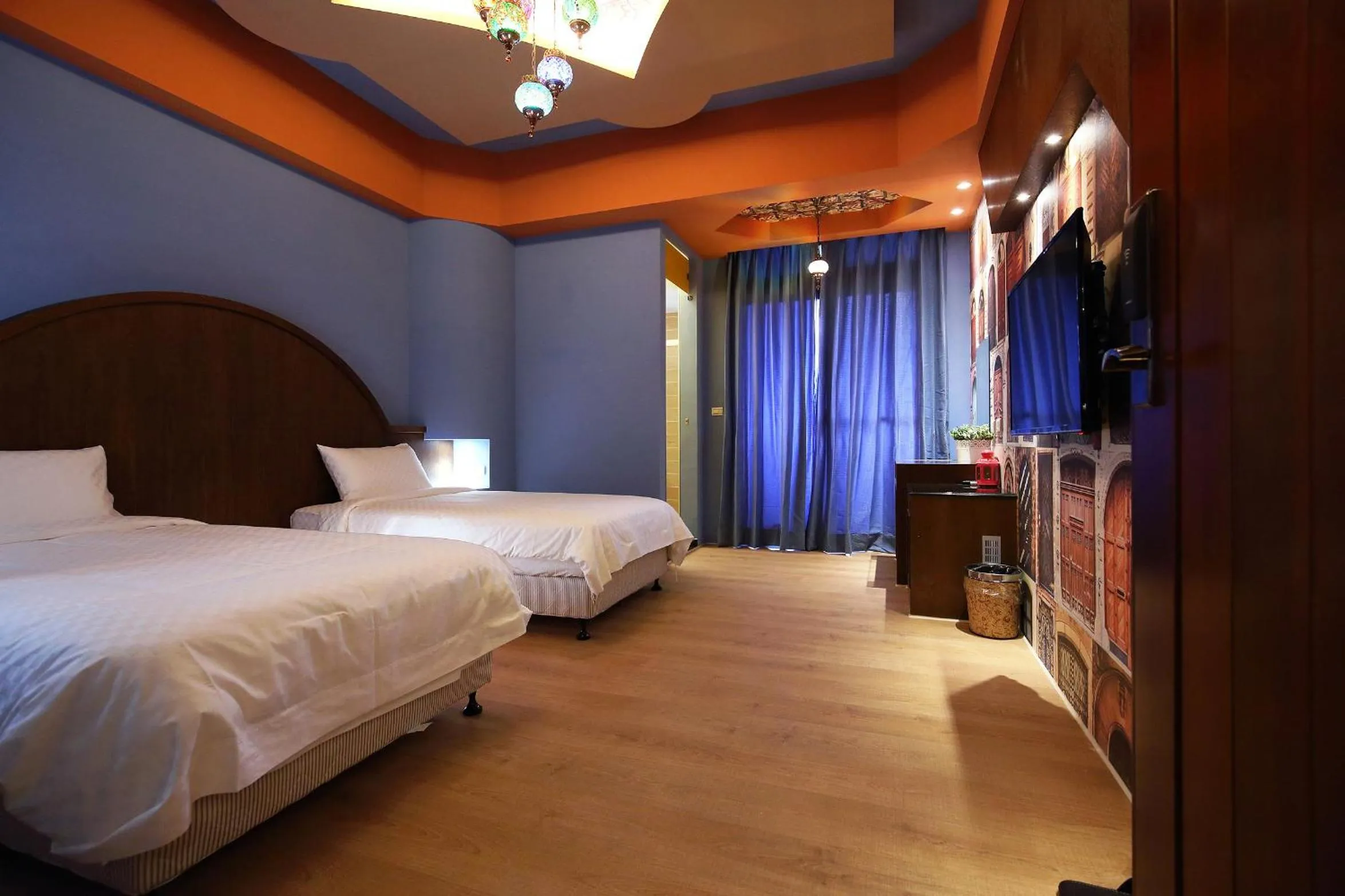 bunk bed, Bed in Buckingham Palace B&B