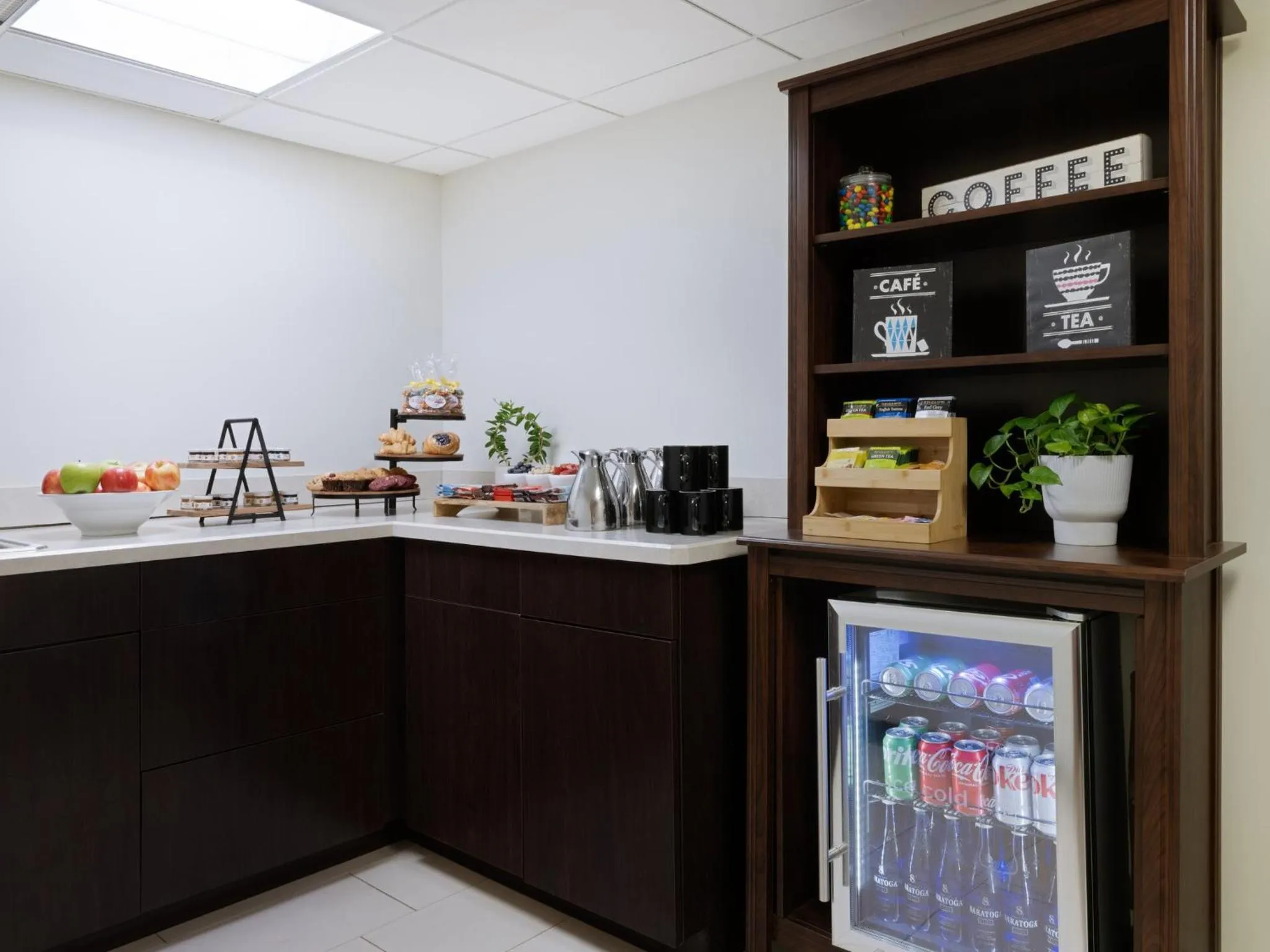 Meeting/conference room in Crowne Plaza Suffern-Mahwah by IHG