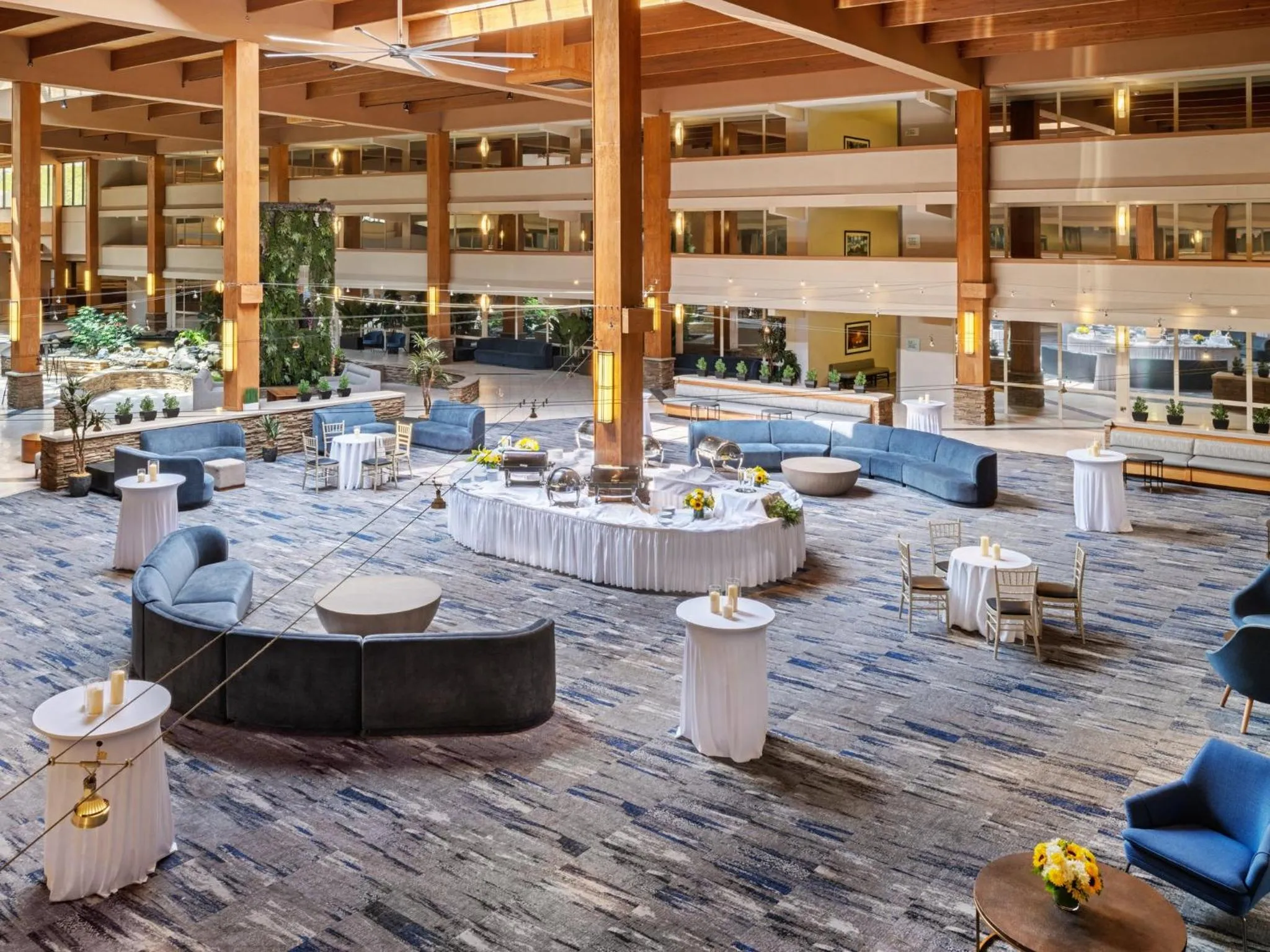 Meeting/conference room in Crowne Plaza Suffern-Mahwah by IHG