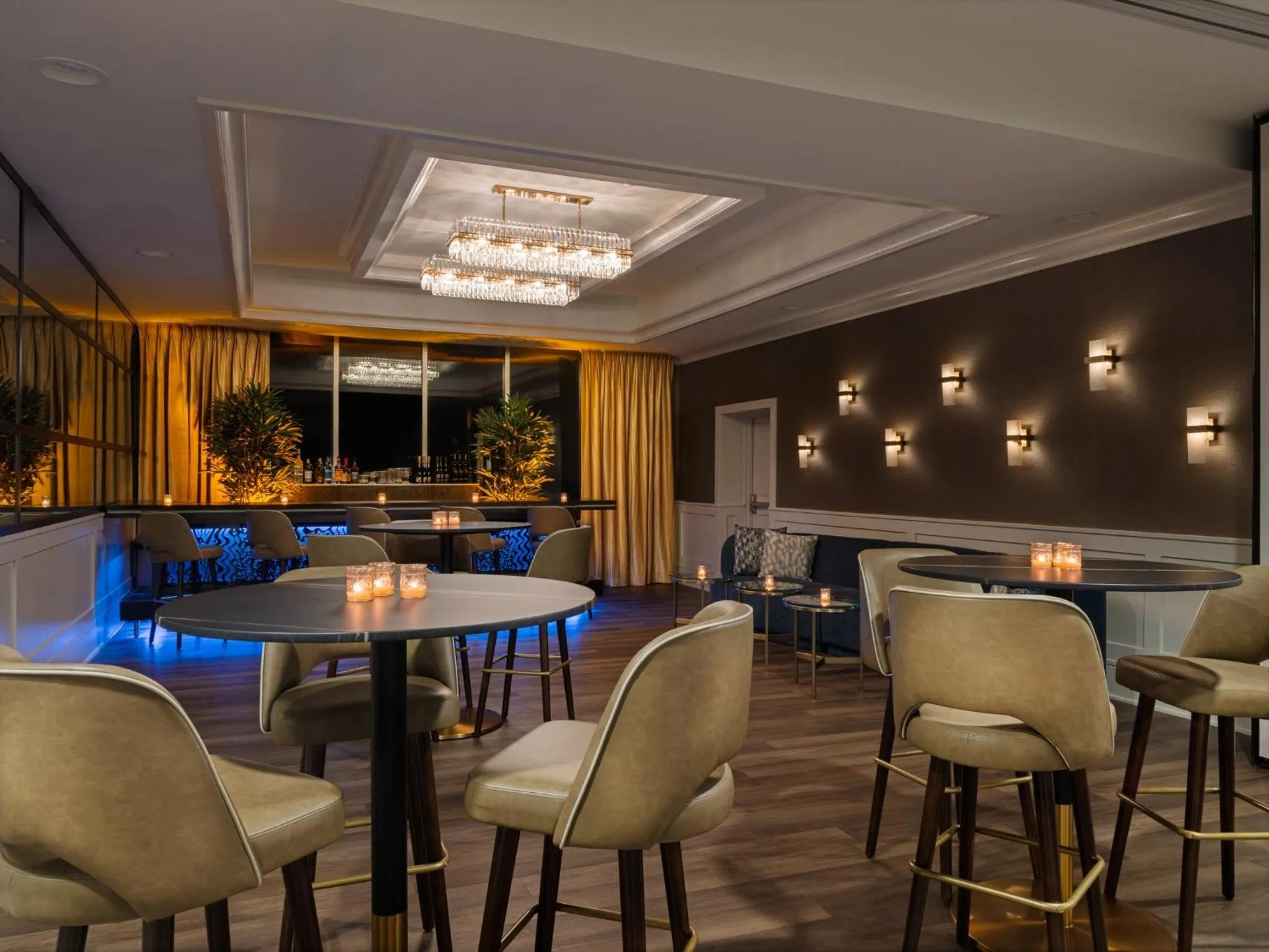 Restaurant/places to eat in Crowne Plaza Suffern-Mahwah by IHG