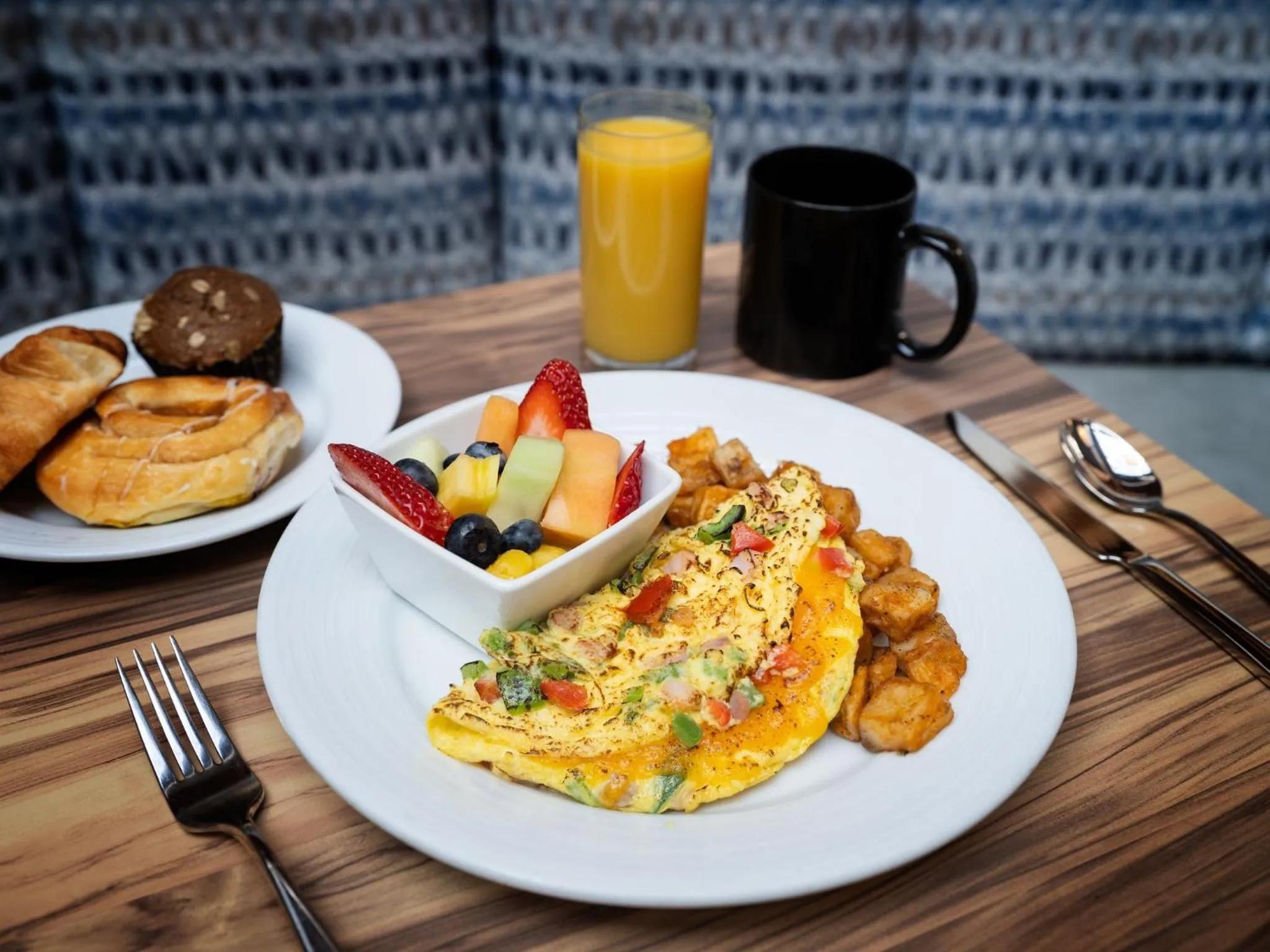 Restaurant/places to eat in Crowne Plaza Suffern-Mahwah by IHG