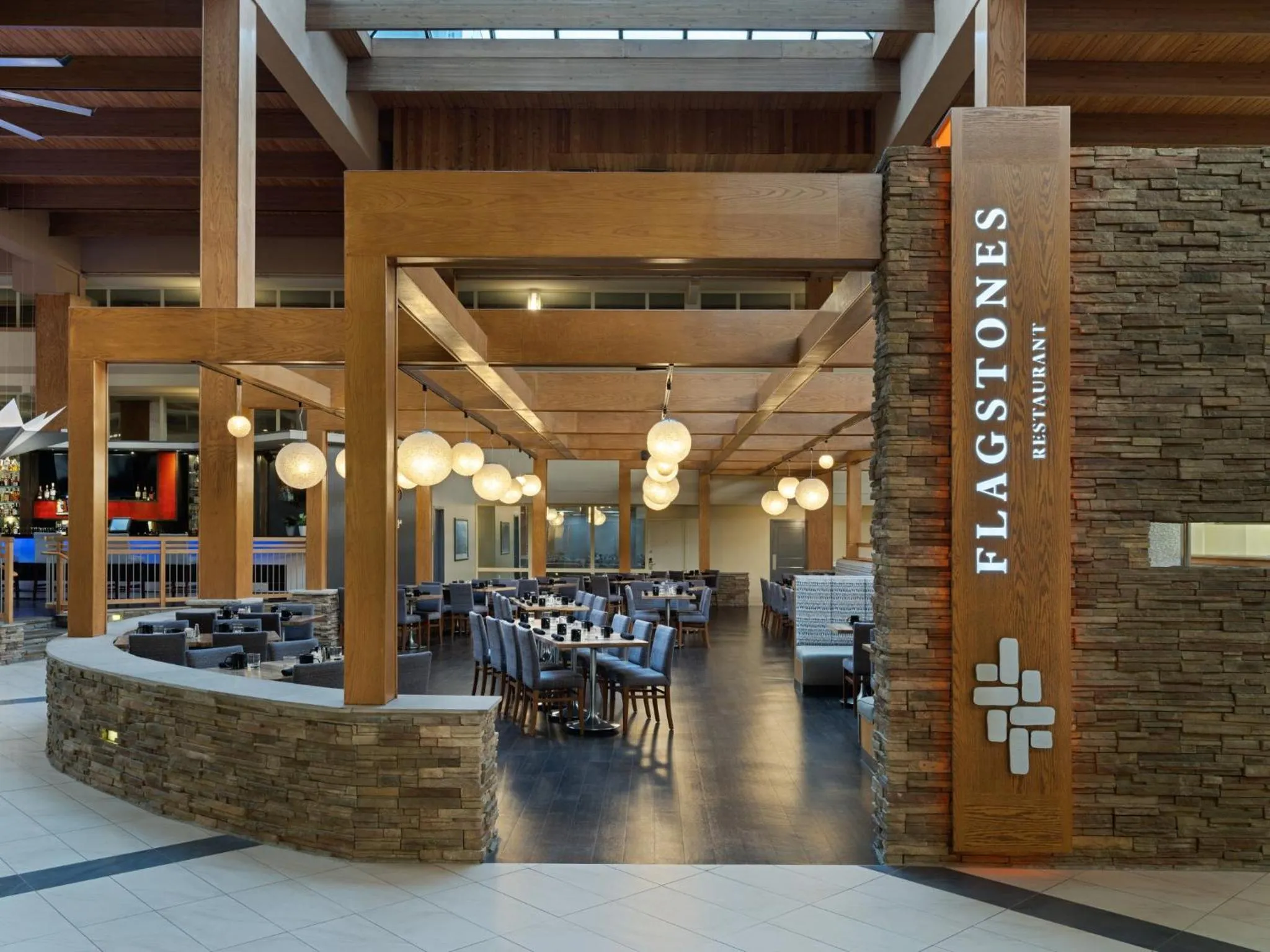 Restaurant/places to eat in Crowne Plaza Suffern-Mahwah by IHG