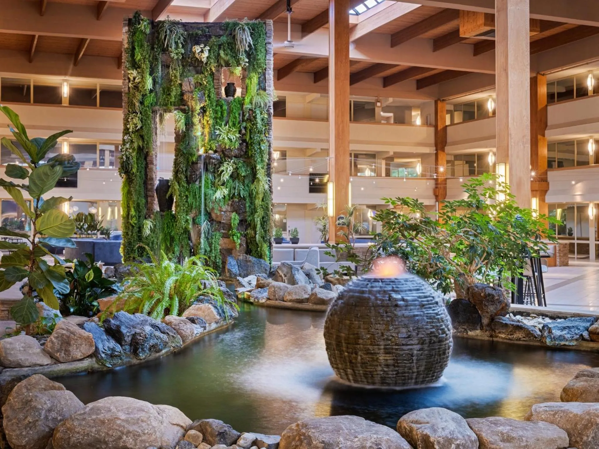 Meeting/conference room in Crowne Plaza Suffern-Mahwah by IHG