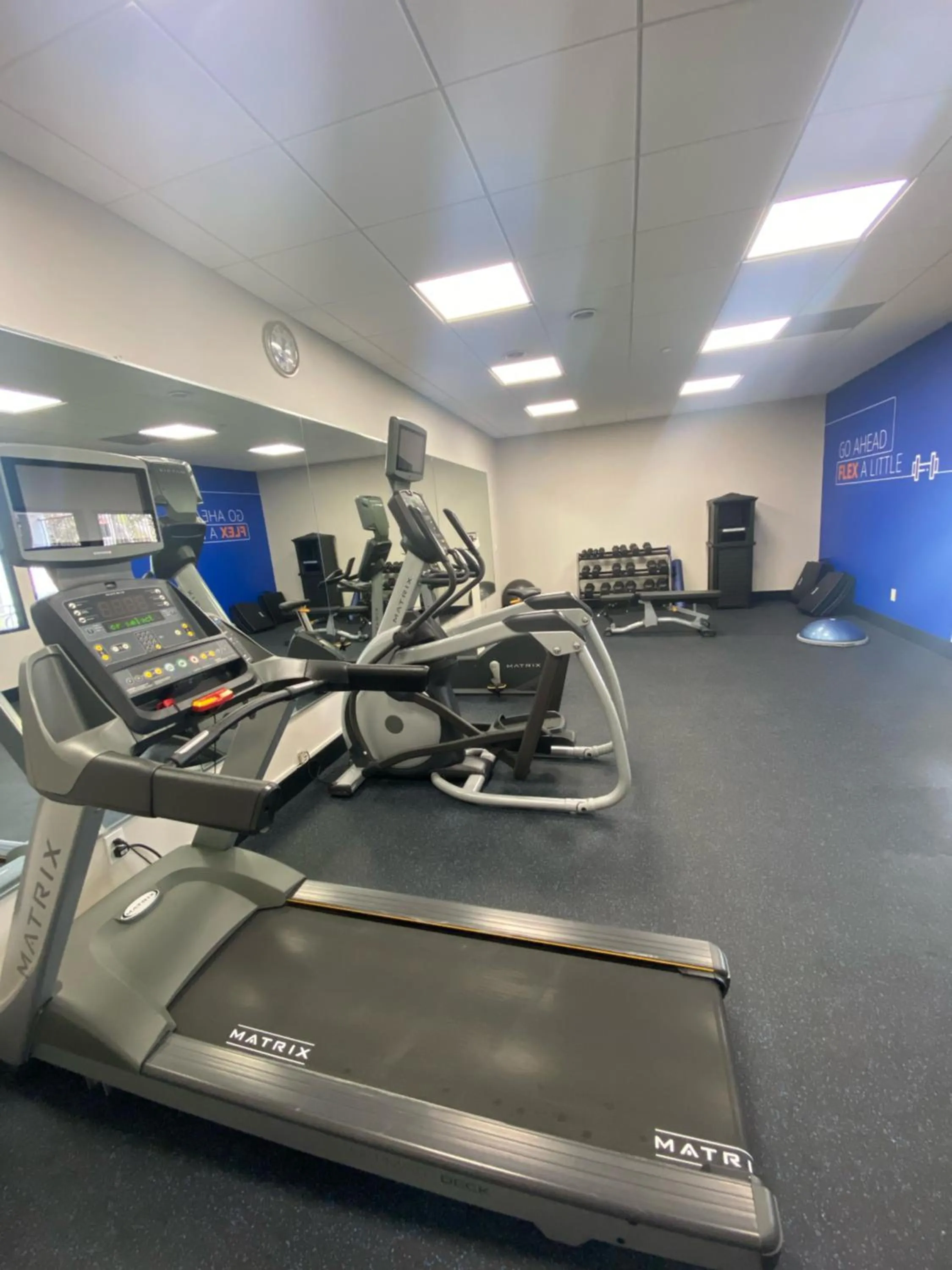 Fitness centre/facilities in Holiday Inn Express Hotel & Suites Hermosa Beach by IHG