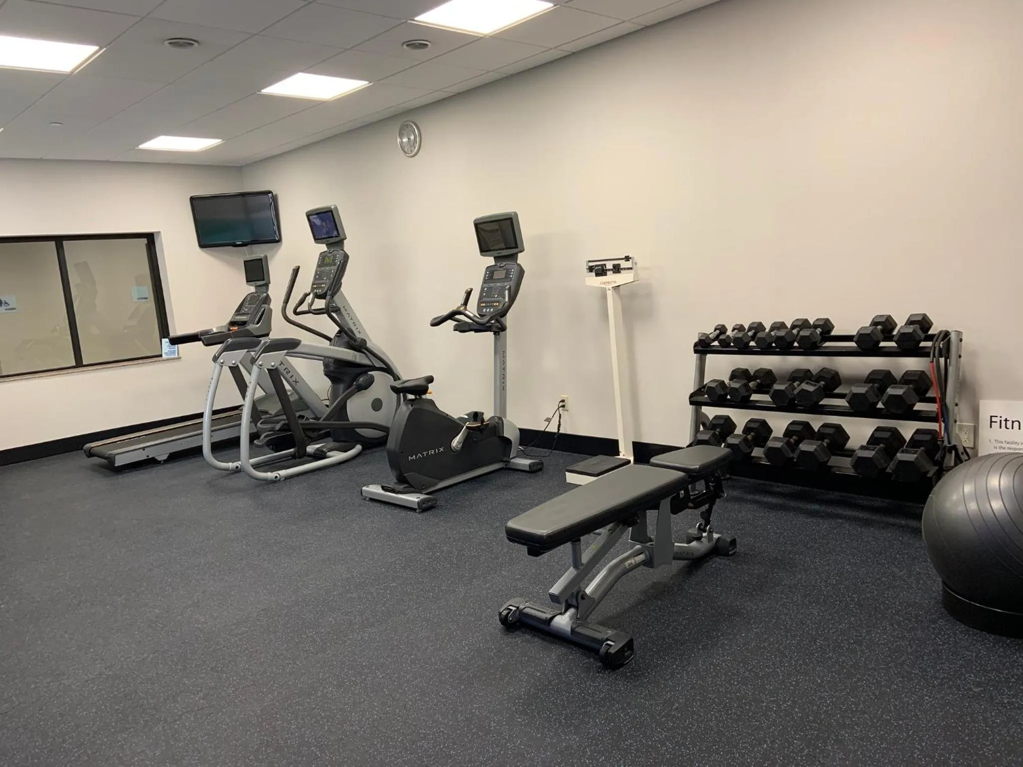 Fitness centre/facilities in Holiday Inn Express Hotel & Suites Hermosa Beach by IHG