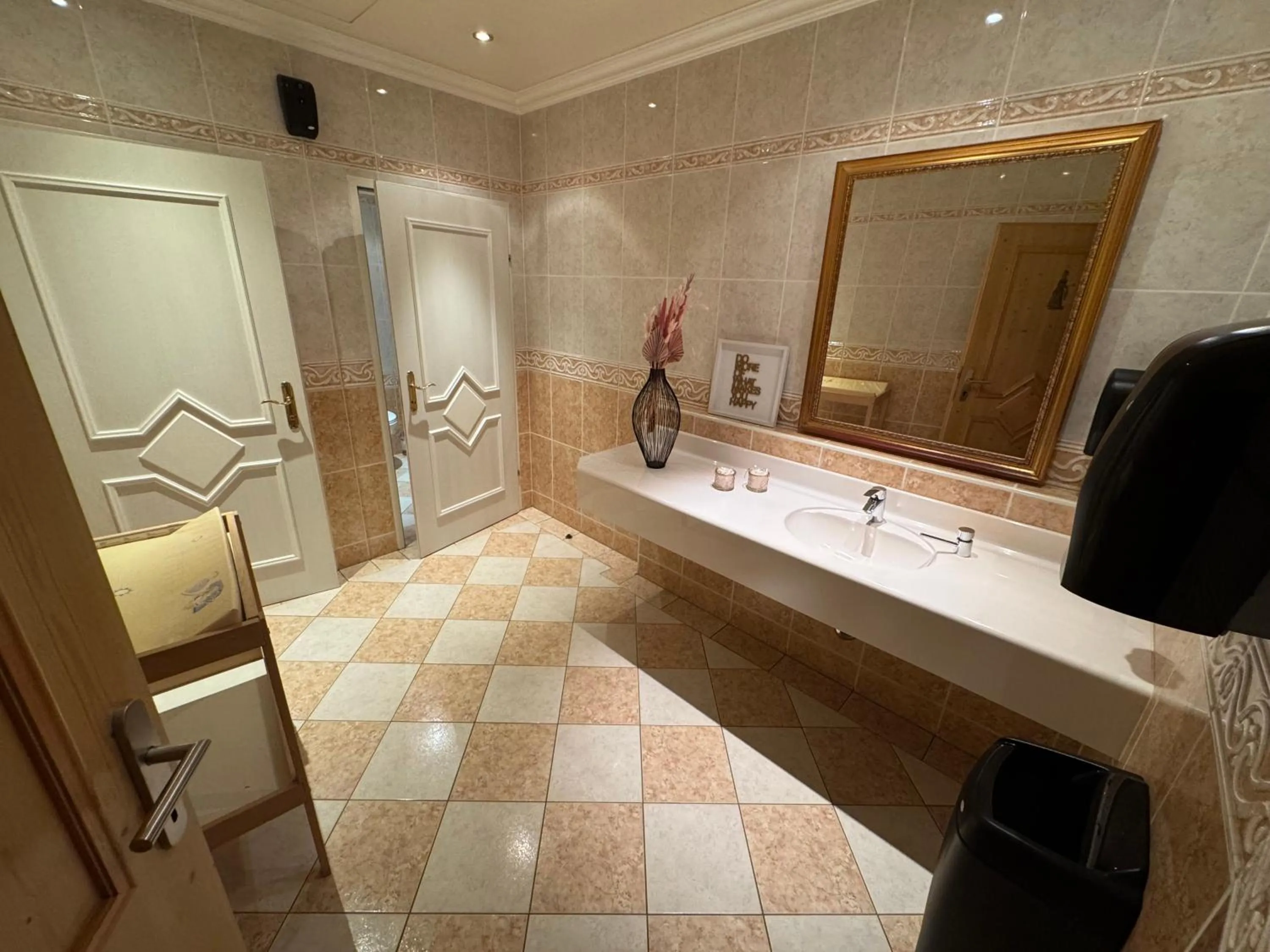 Self-Check-in Hotel VinoQ Mistelbach