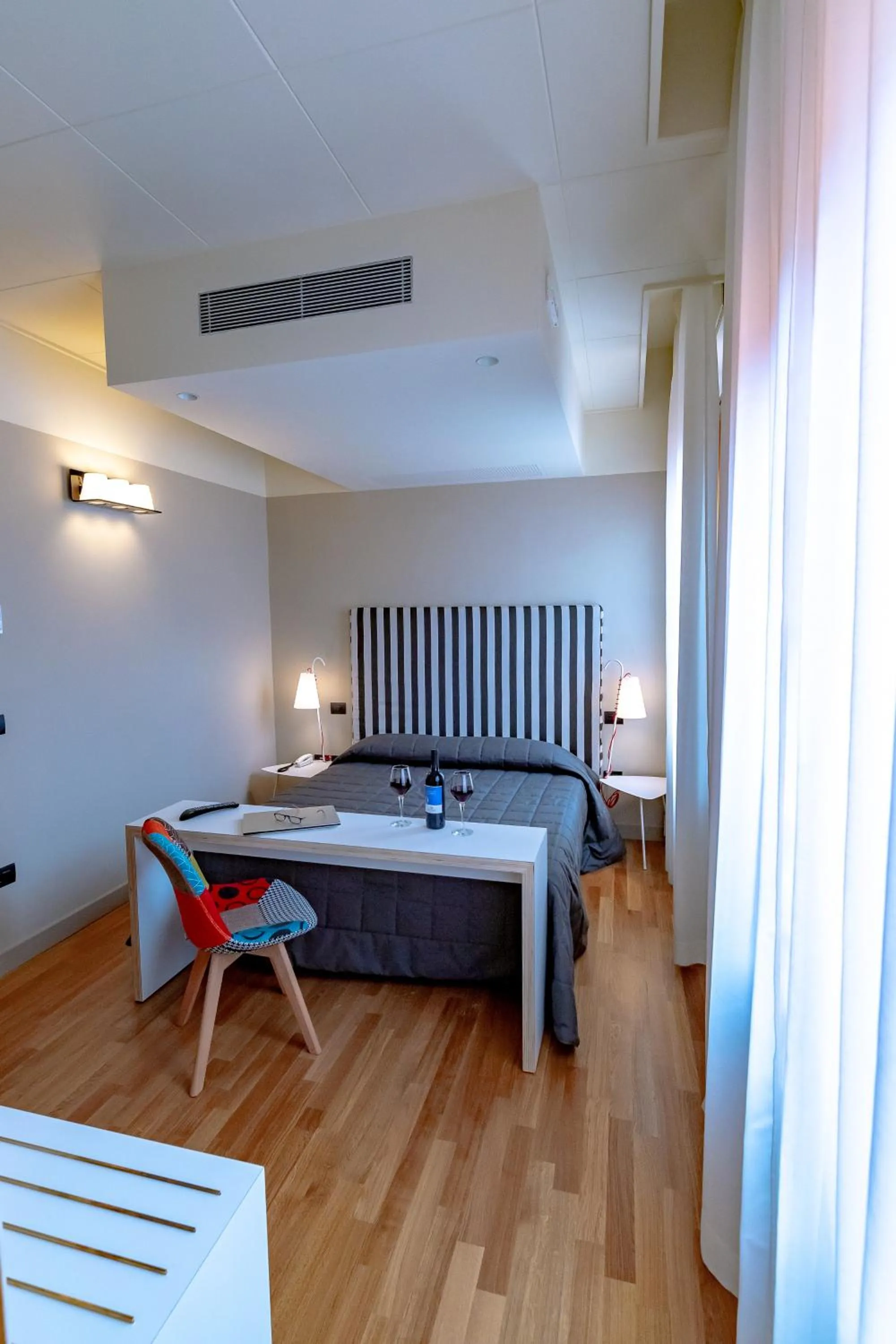 Photo of the whole room in Hotel Moderno