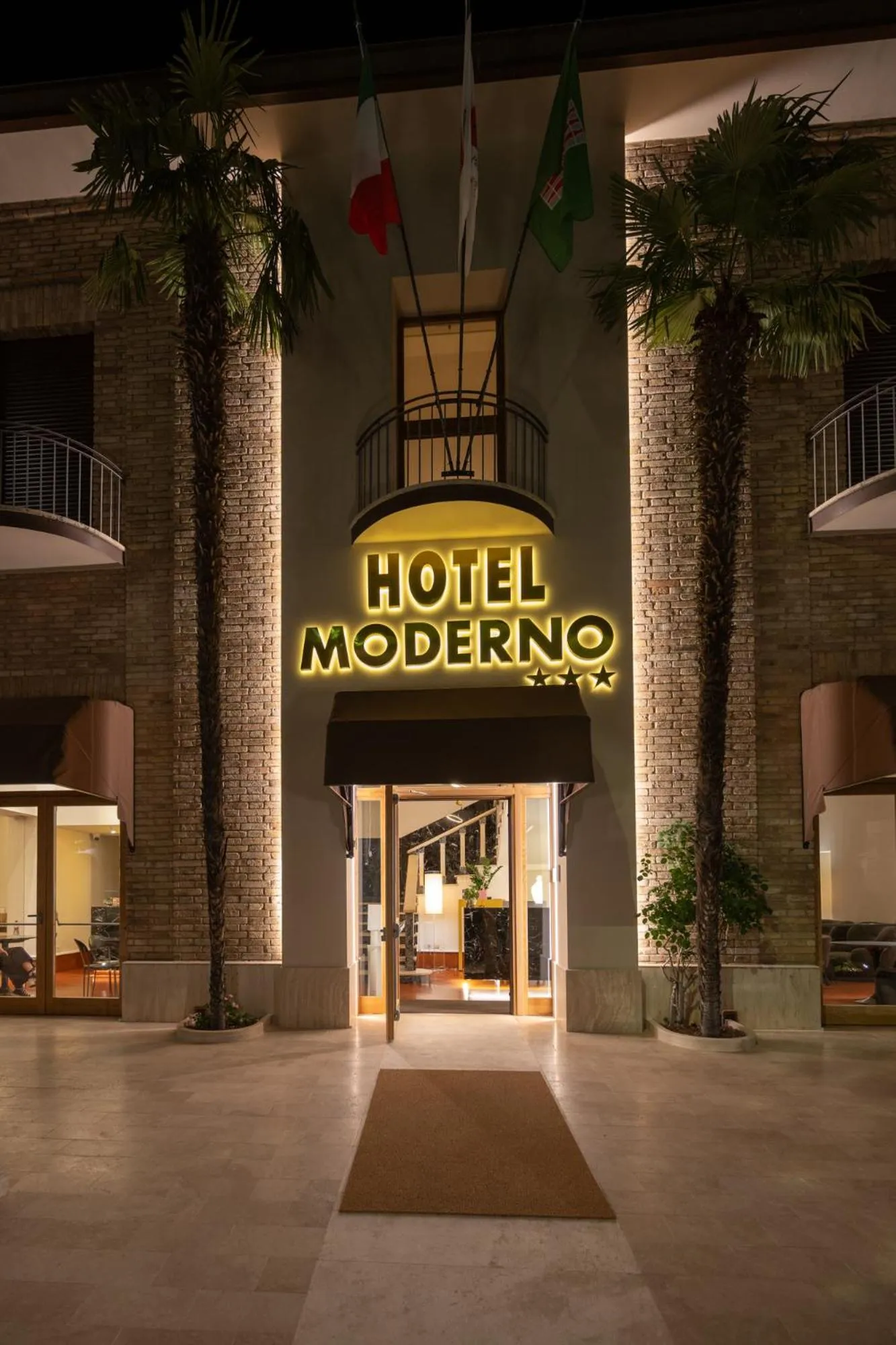 Property building in Hotel Moderno