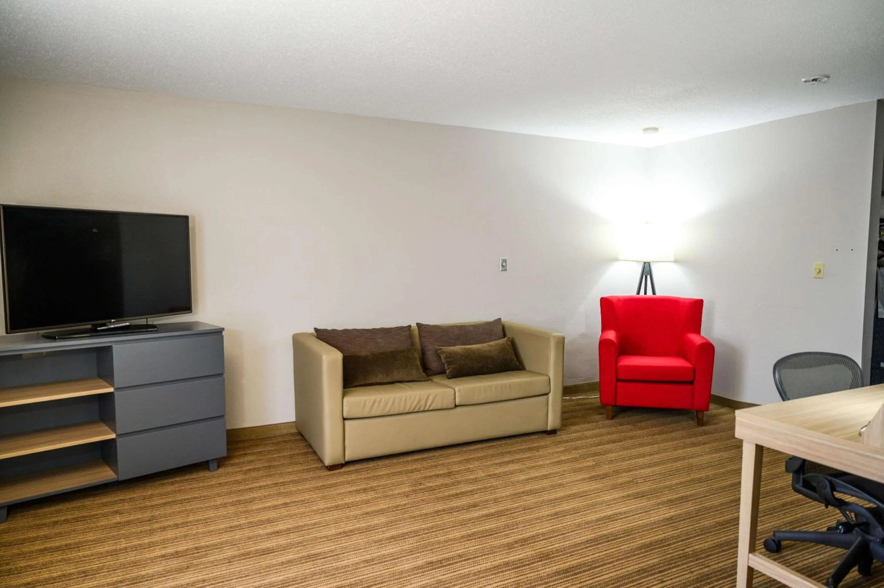 Bedroom in Country Inn & Suites by Radisson, Greenfield, IN