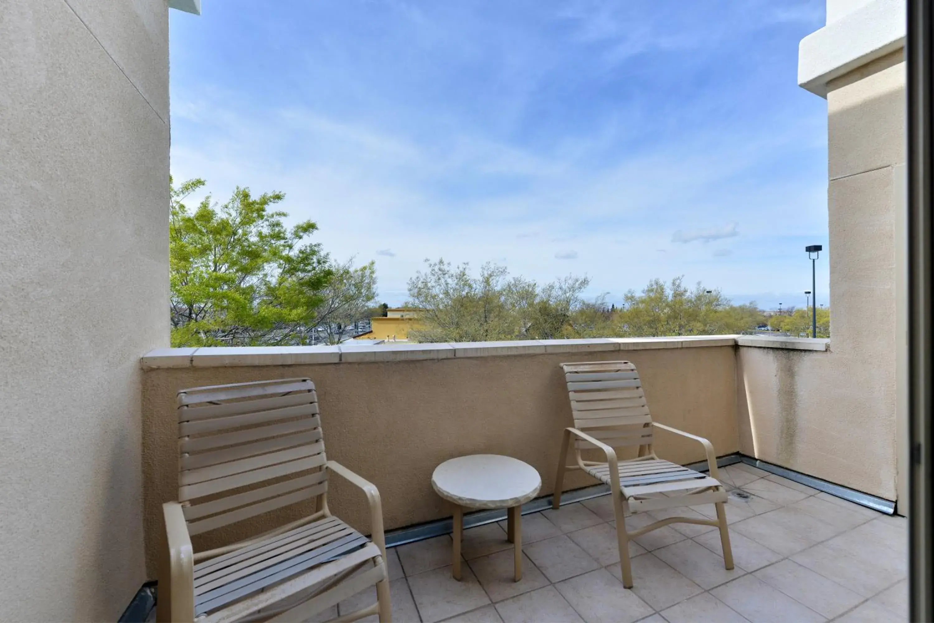Standard Queen Room with Two Queen Beds and Balcony in HOLIDAY INN EXPRESS & SUITES ELK GROVE CENTRAL - HWY 99 by IHG Standard Queen Room with Two Queen Beds and Balcony in HOLIDAY INN EXPRESS & SUITES ELK GROVE CENTRAL - HWY 99 by IHG