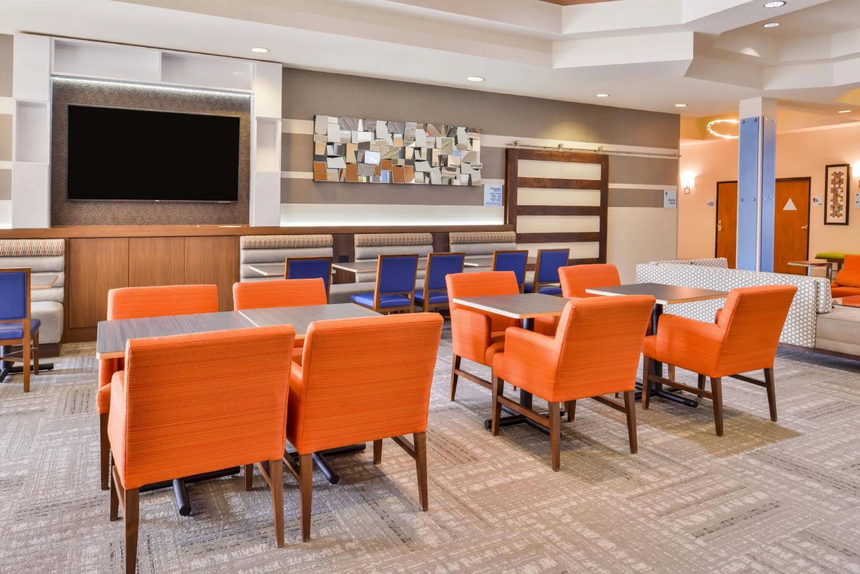 Breakfast in HOLIDAY INN EXPRESS & SUITES ELK GROVE CENTRAL - HWY 99 by IHG