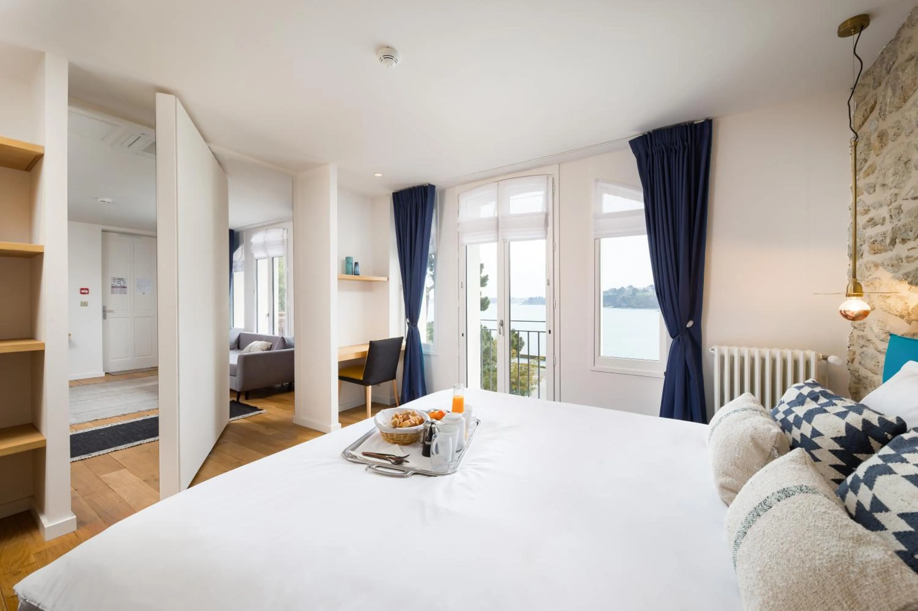 Photo of the whole room, Bed in Restaurant Hotel Didier Méril