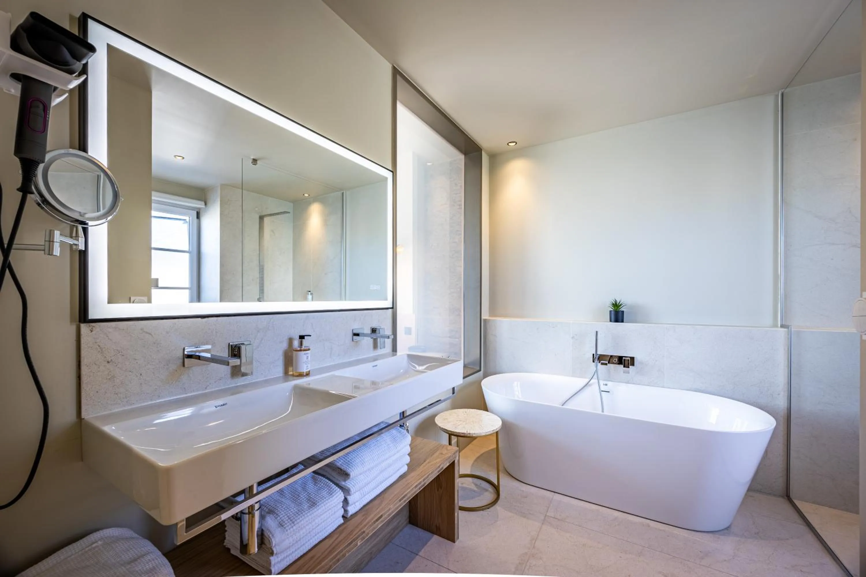 Bathroom in Restaurant Hotel Didier Méril