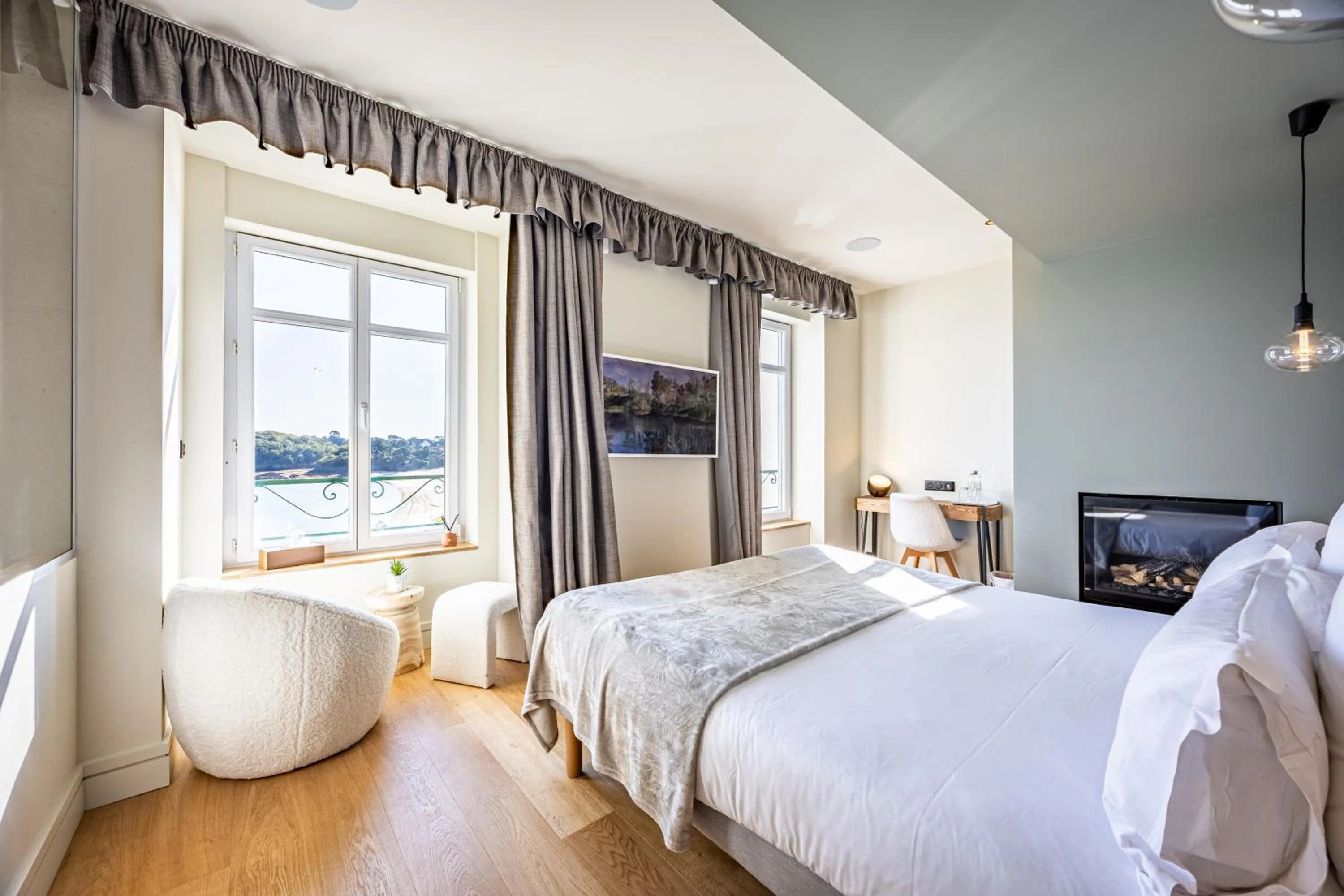 Bed in Restaurant Hotel Didier Méril