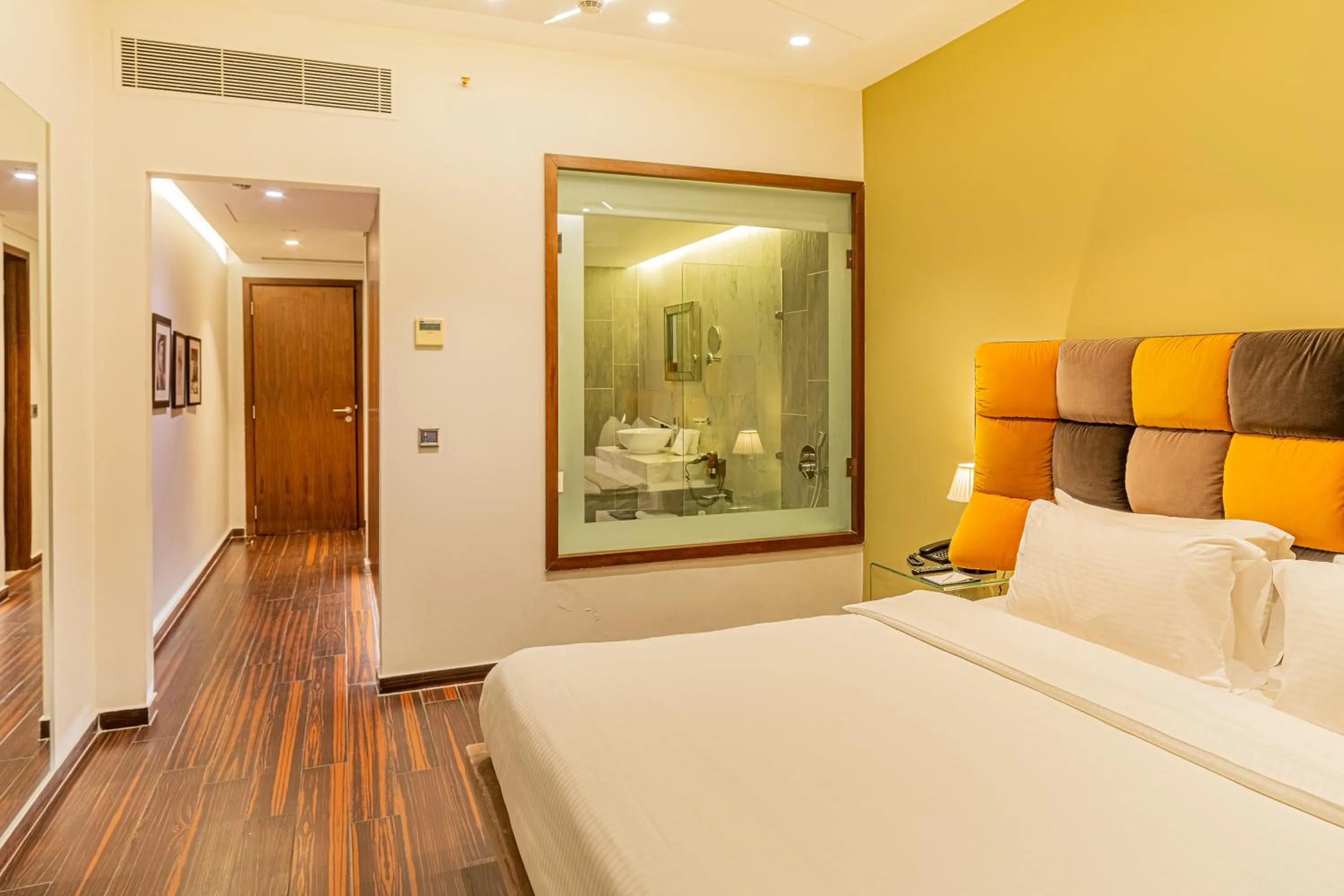 Bed in Royal Tulip Achrafieh