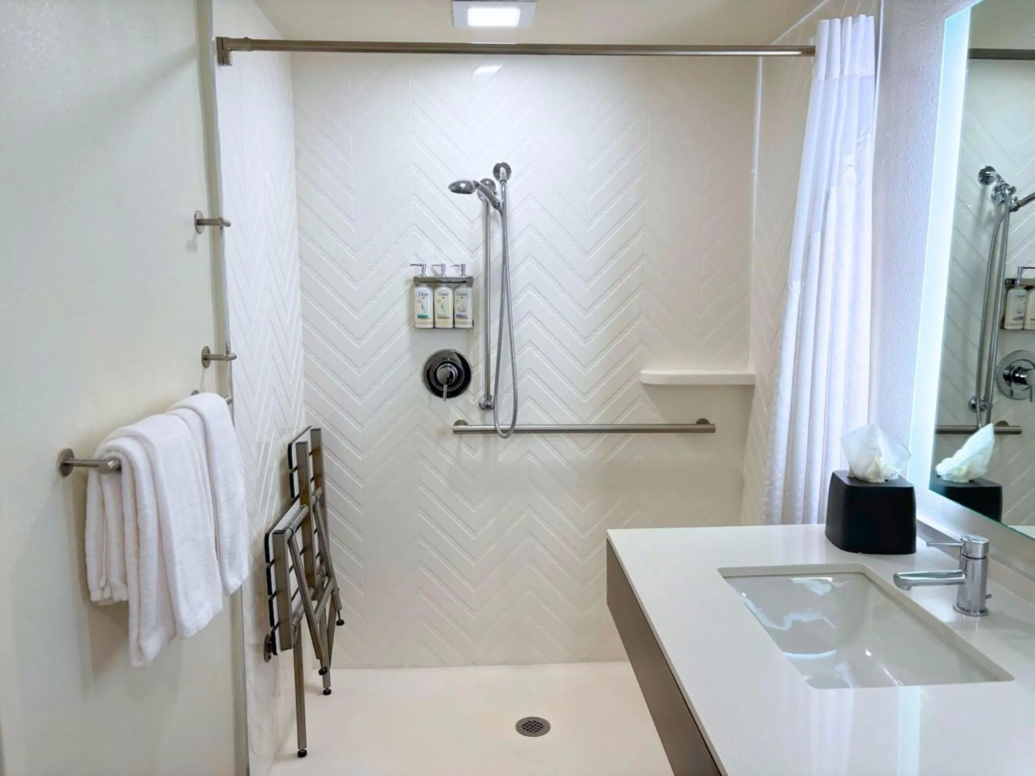 Photo of the whole room in Holiday Inn Hotel & Suites - Orange Park - Wells Rd.