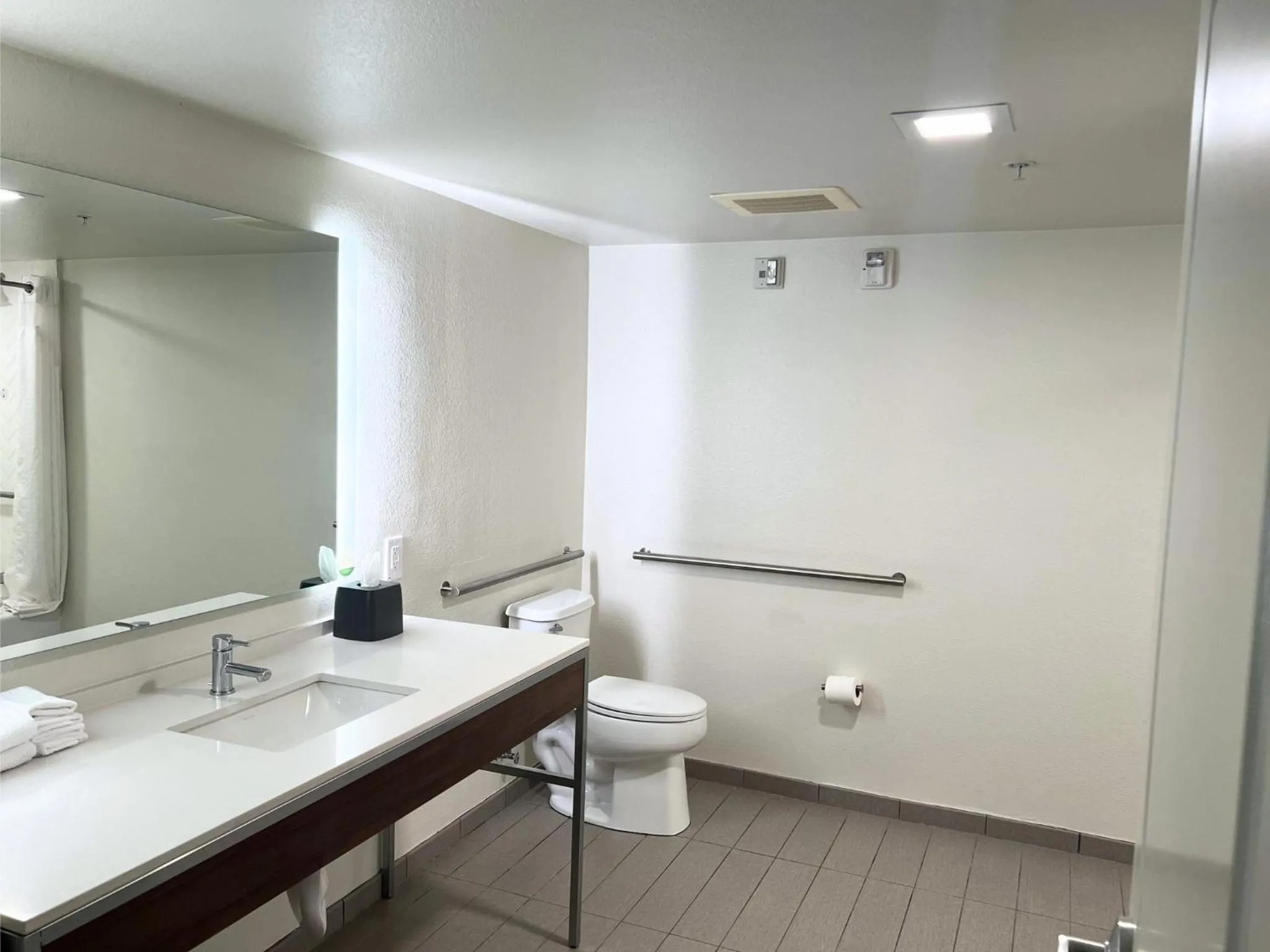 Photo of the whole room in Holiday Inn Hotel & Suites - Orange Park - Wells Rd.