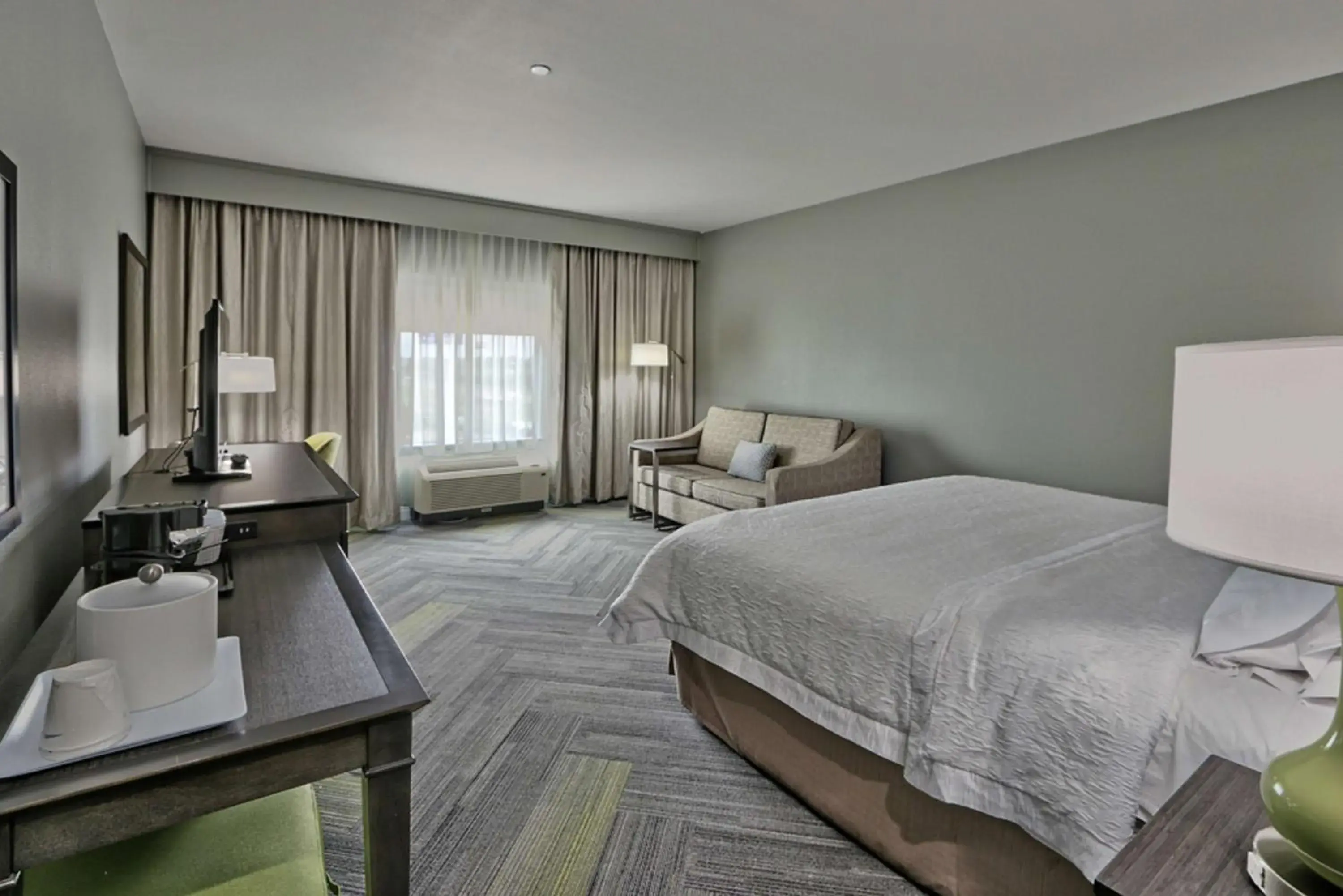 Executive King Room with Sofa Bed - Non-Smoking in Hampton Inn & Suites Guthrie, OK Executive King Room with Sofa Bed - Non-Smoking in Hampton Inn & Suites Guthrie, OK