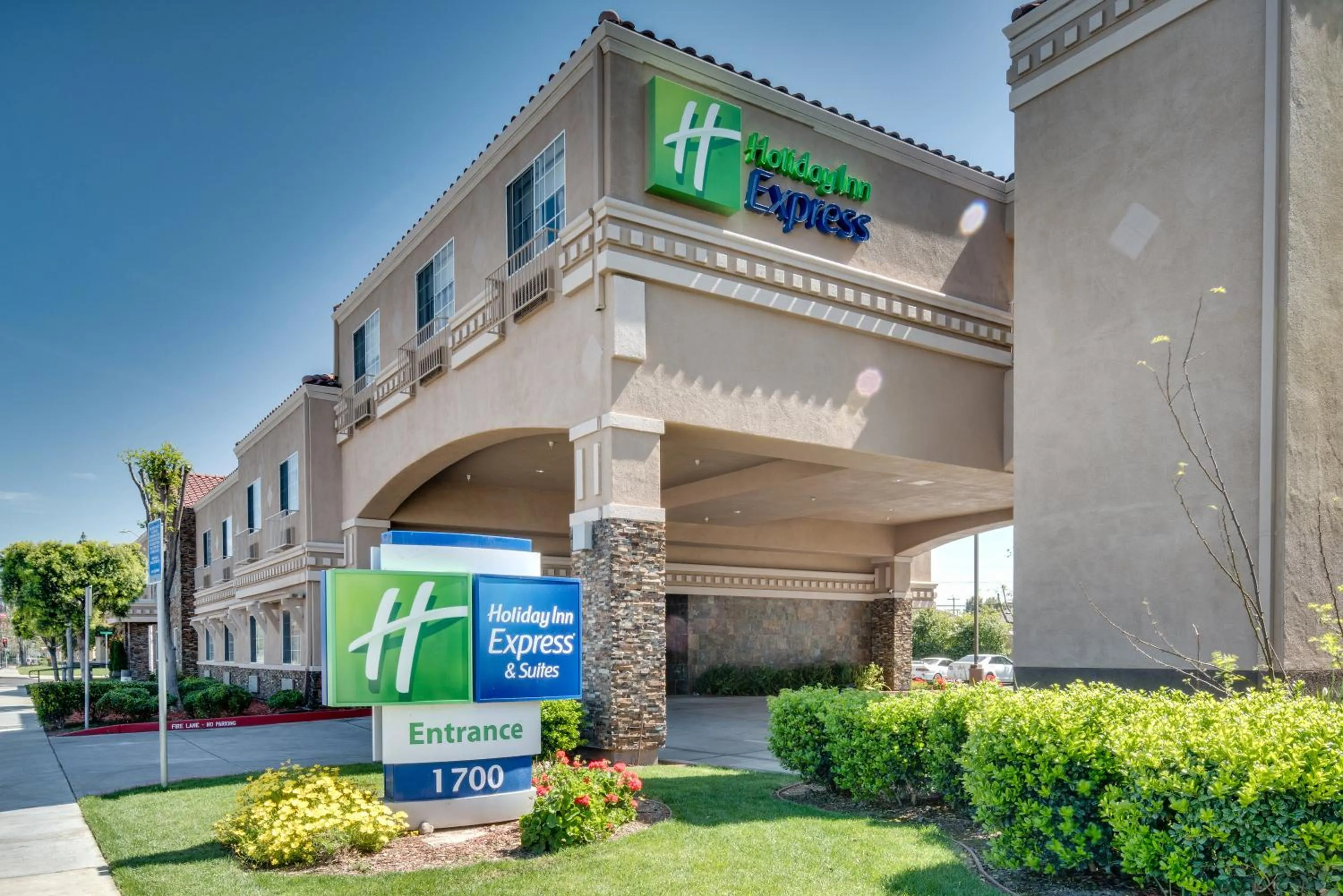 Property building in Holiday Inn Express & Suites Santa Clara by IHG