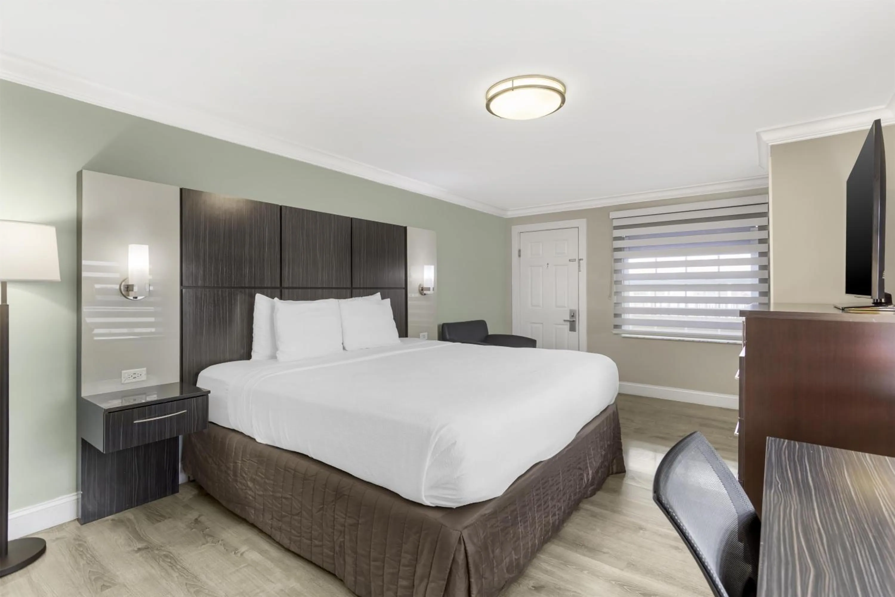 Bedroom, Bed in Best Western Historic Bayfront