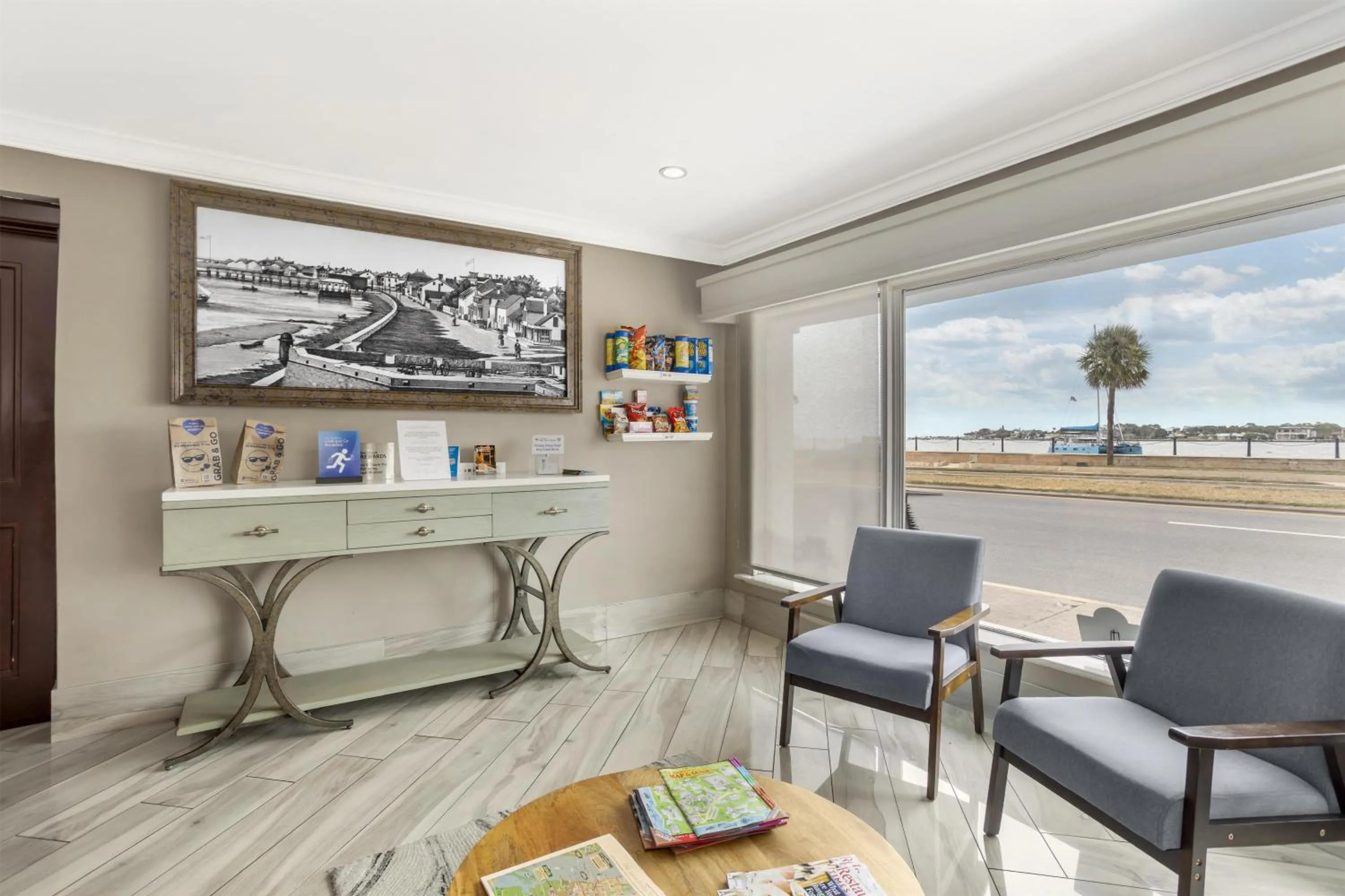 Lobby or reception in Best Western Historic Bayfront