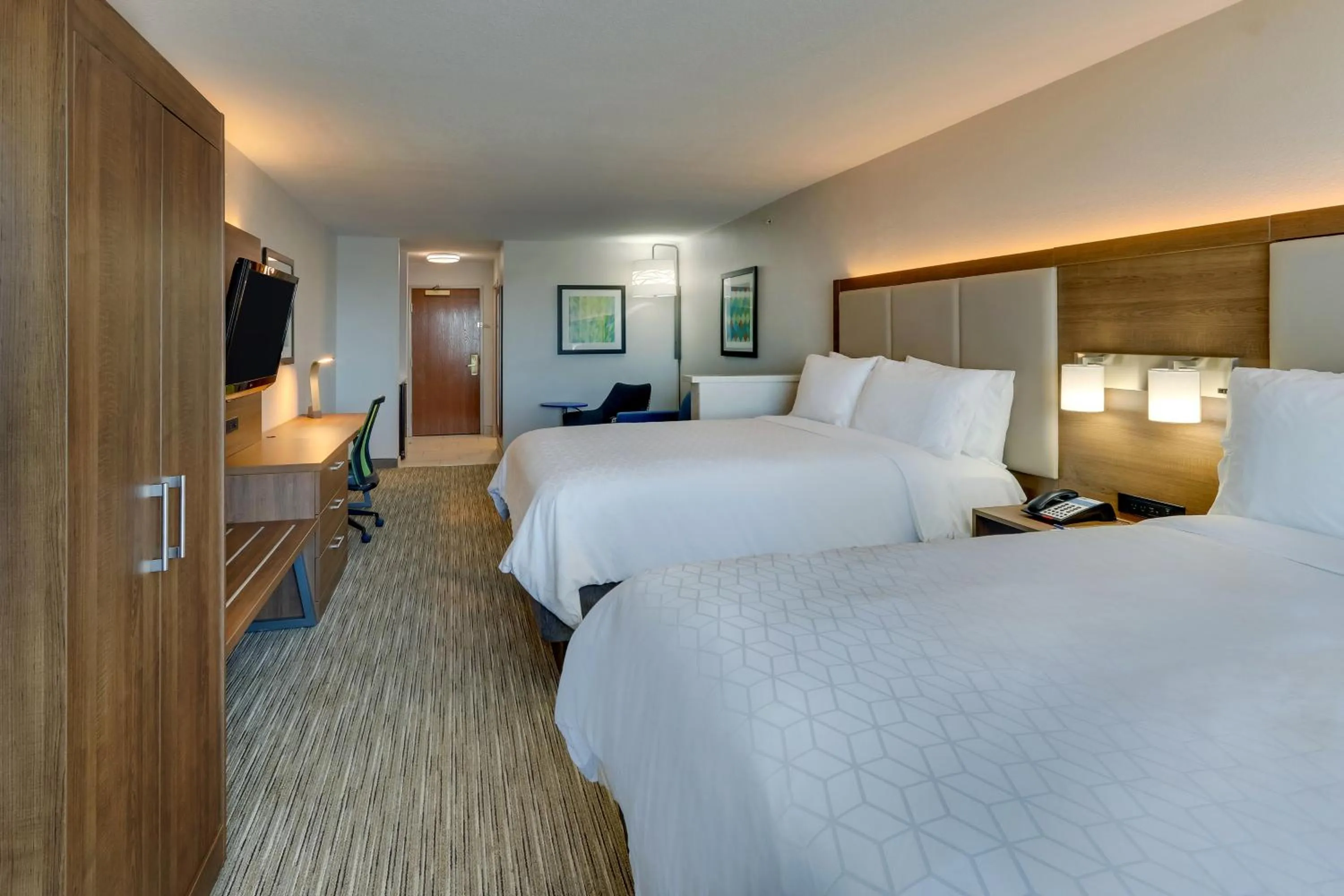 Bed in Holiday Inn Express Lake Worth NW Loop 820 by IHG