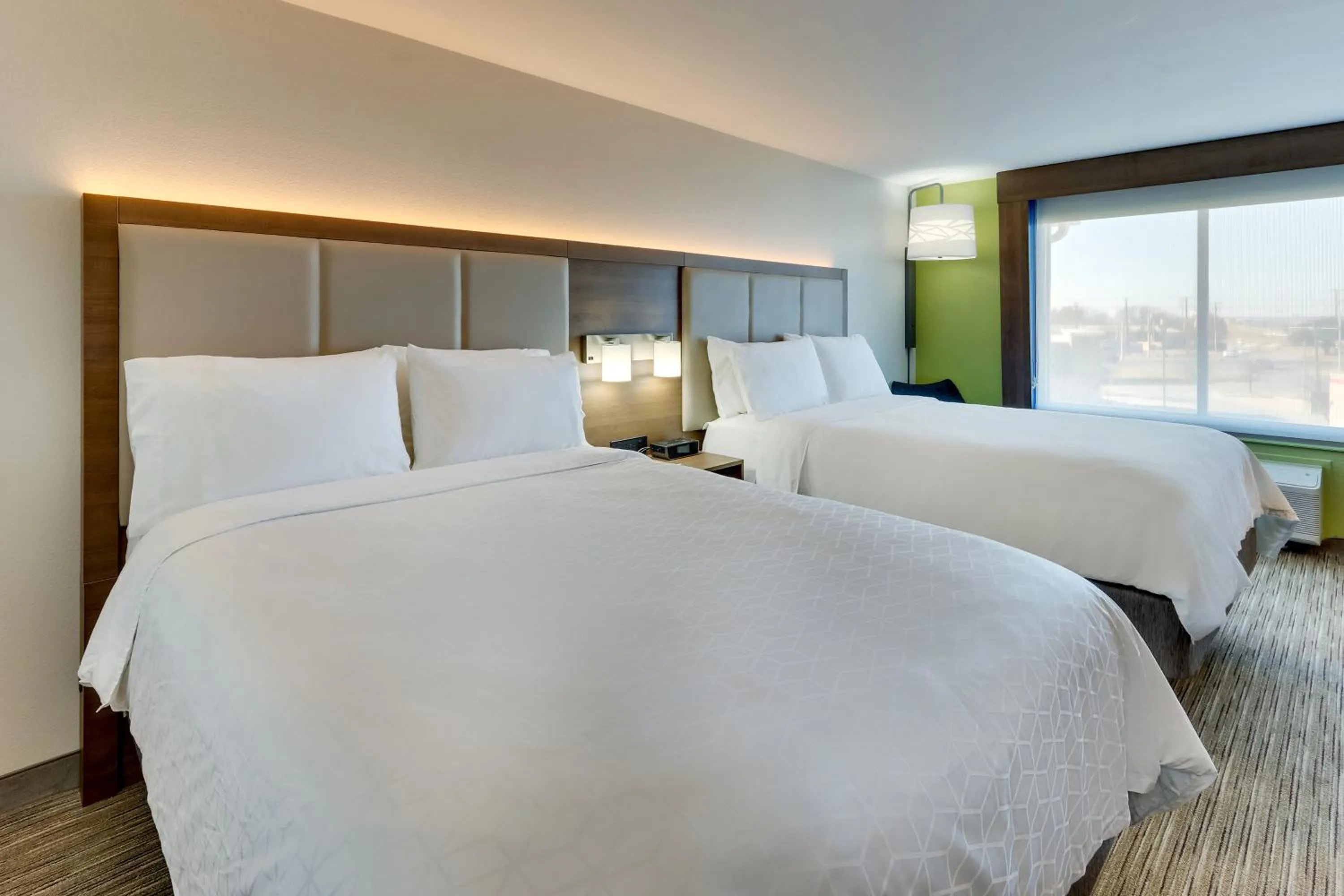 Bed in Holiday Inn Express Lake Worth NW Loop 820 by IHG