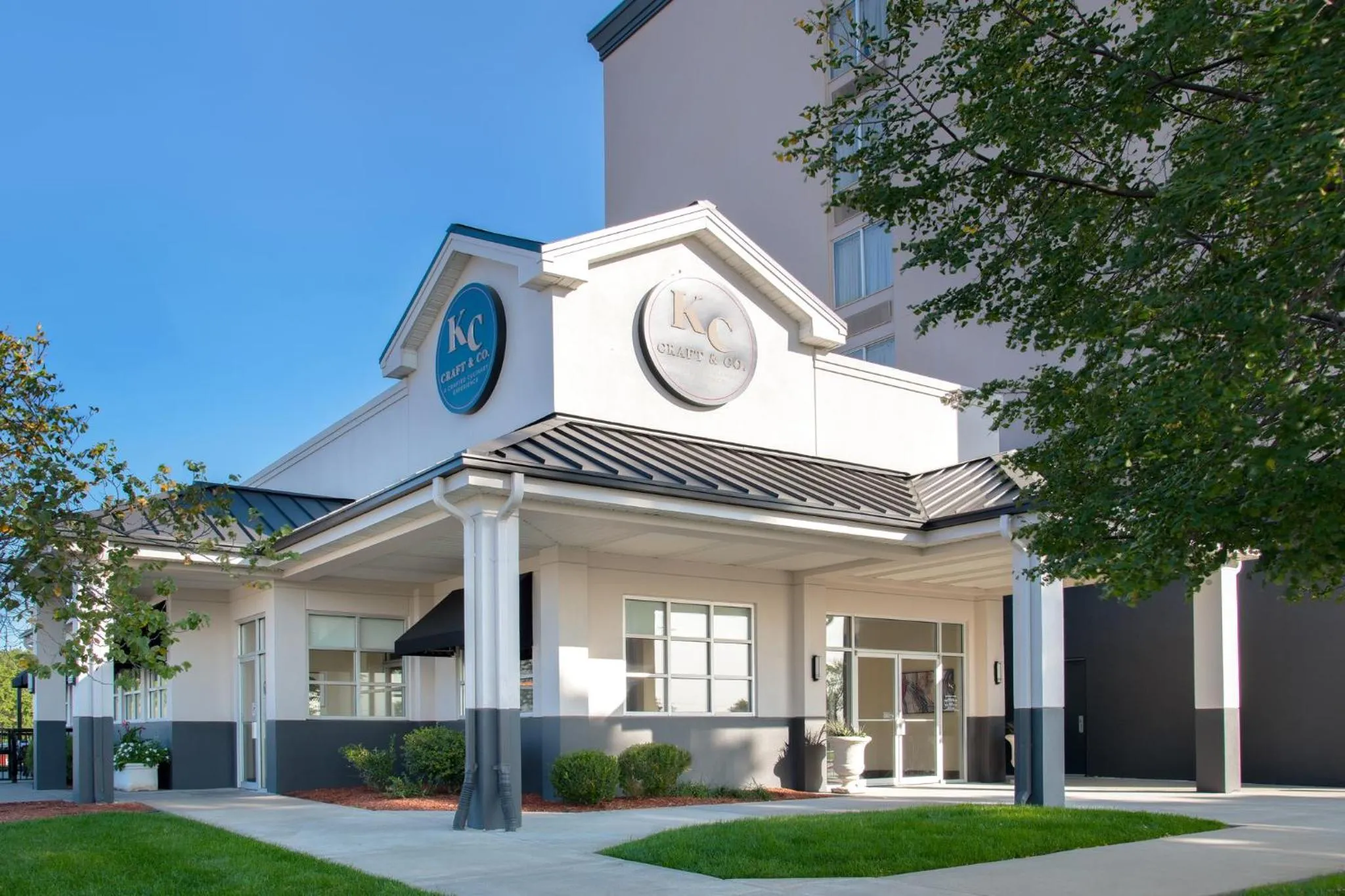 Restaurant/places to eat in Holiday Inn Hotel & Suites Overland Park-West by IHG