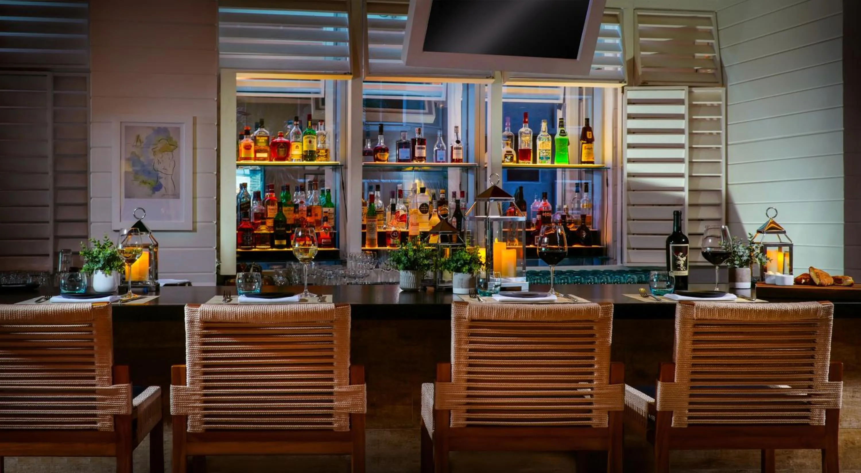 Restaurant/places to eat in Sole Miami, A Noble House Resort