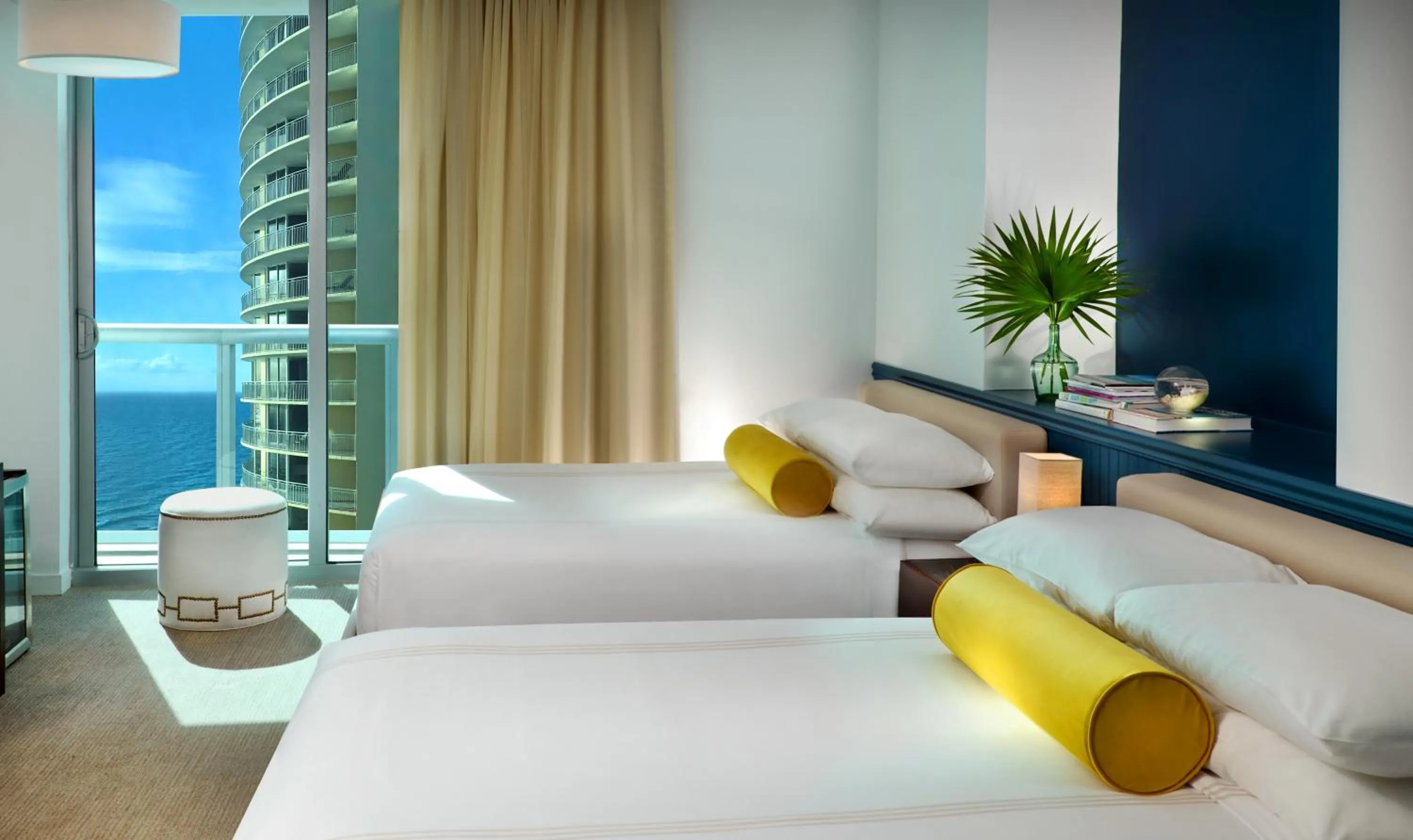 Bedroom, Bed in Sole Miami, A Noble House Resort