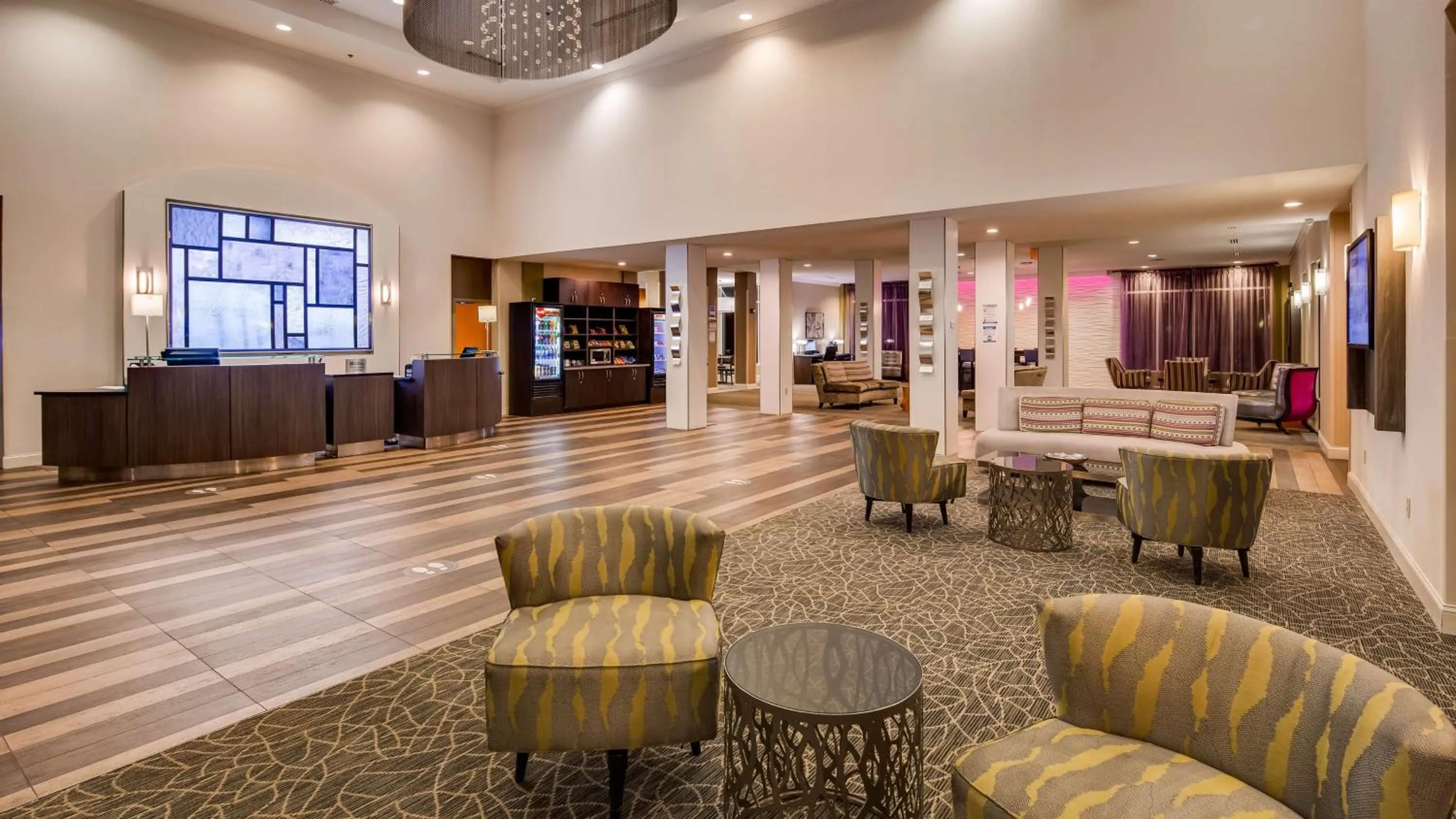 Lobby or reception in Best Western Premier I-95 Savannah Airport/ Pooler West