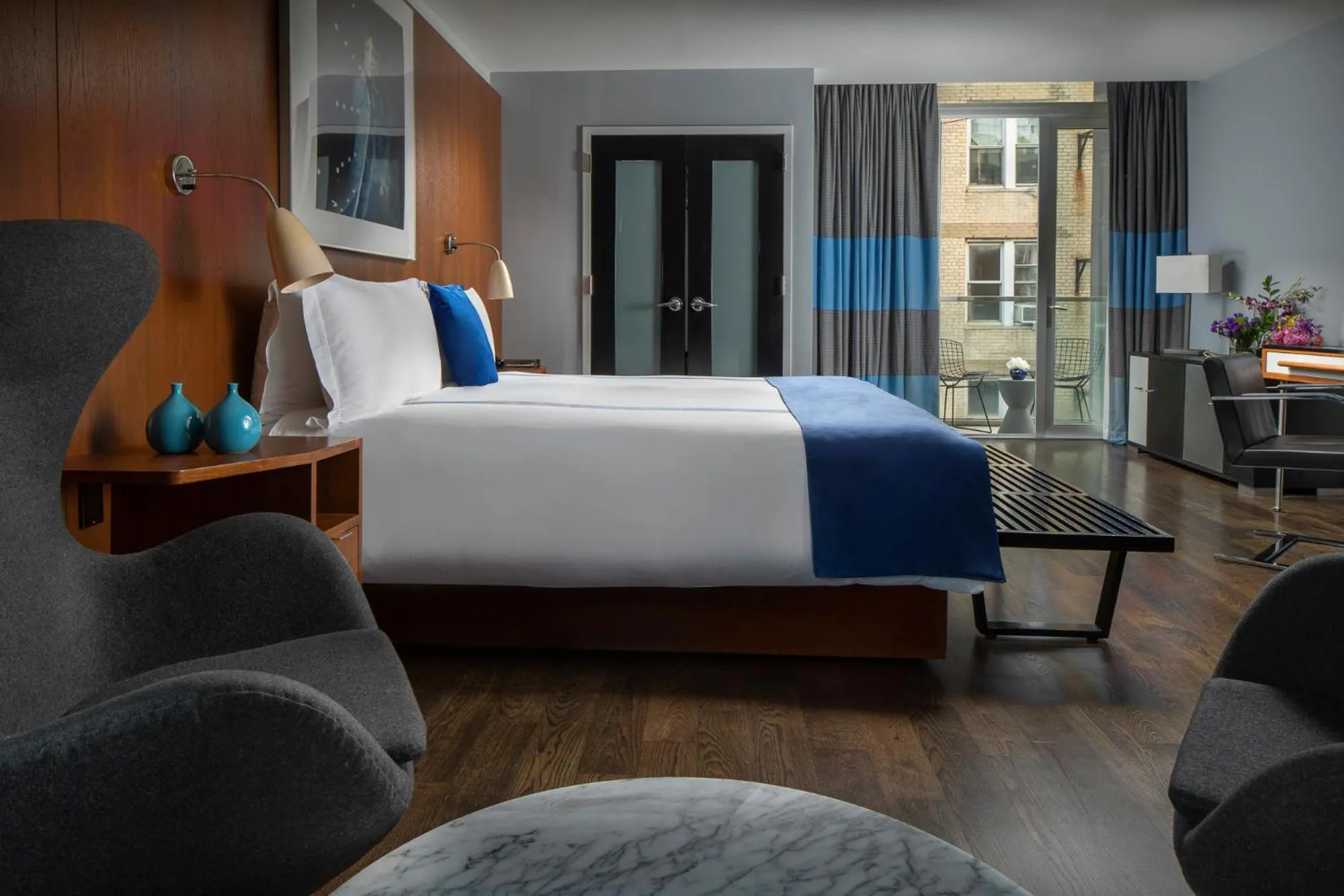 Photo of the whole room in 6 Columbus Central Park Hotel