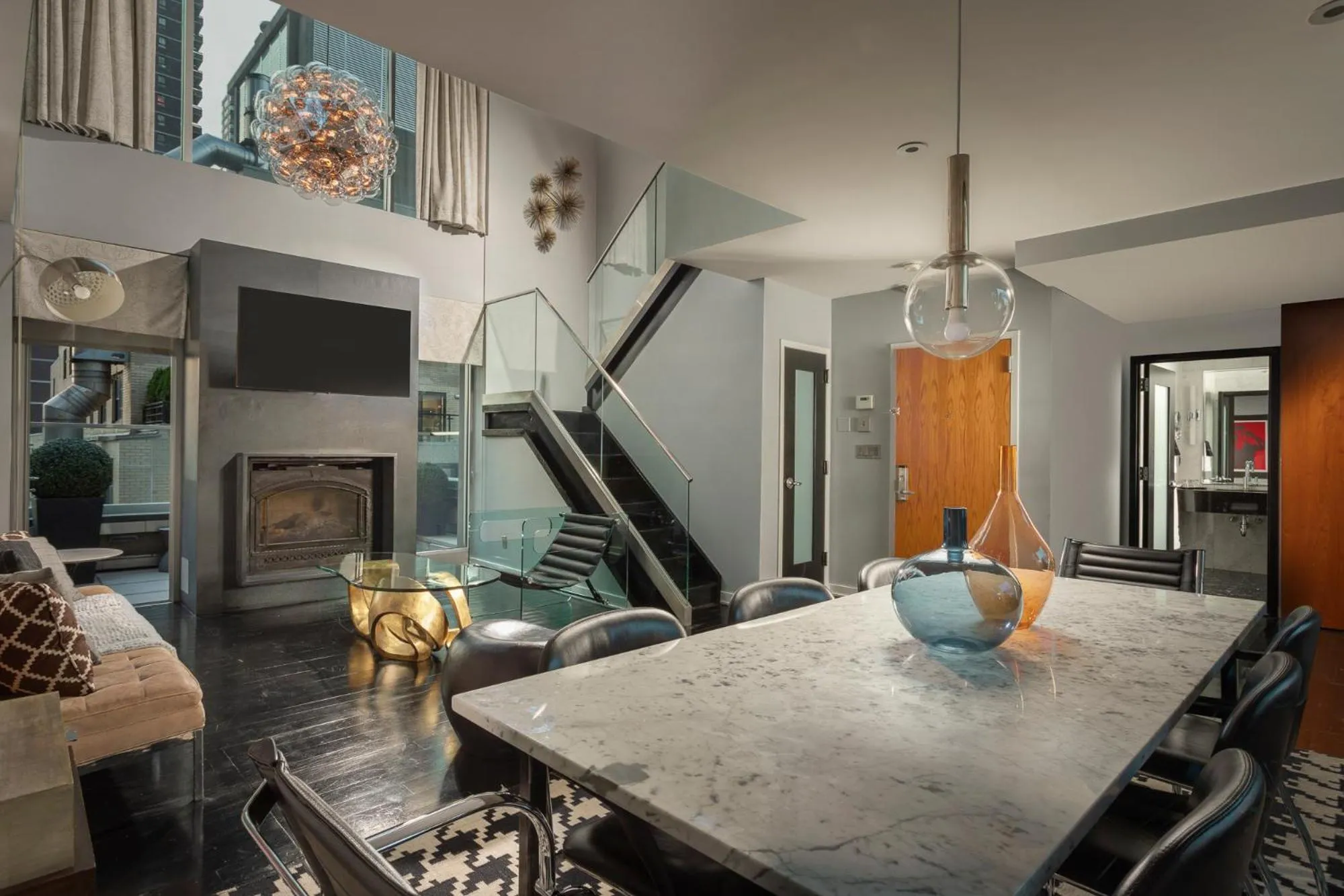 Dining area in 6 Columbus Central Park Hotel