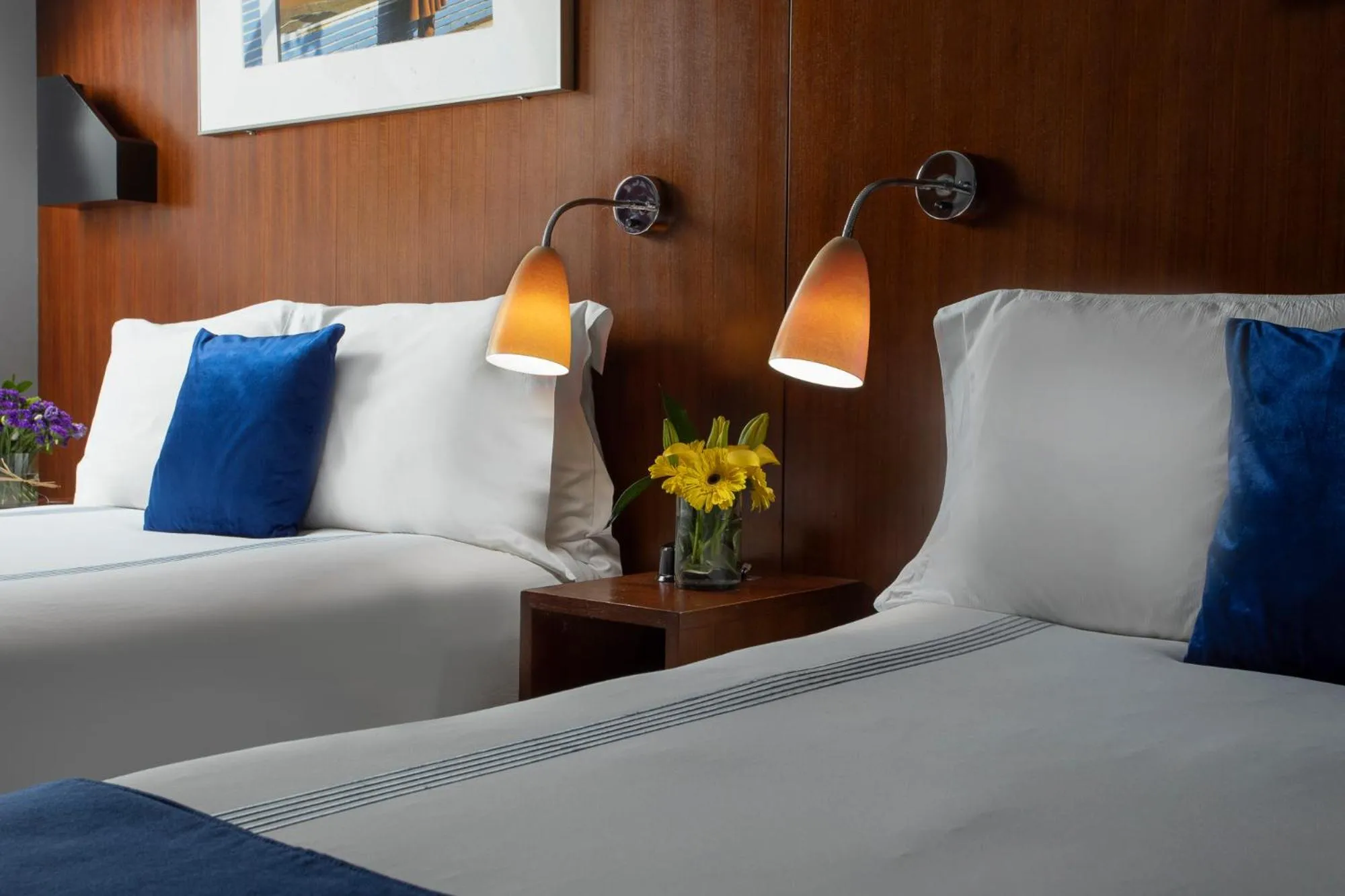 Bed in 6 Columbus Central Park Hotel