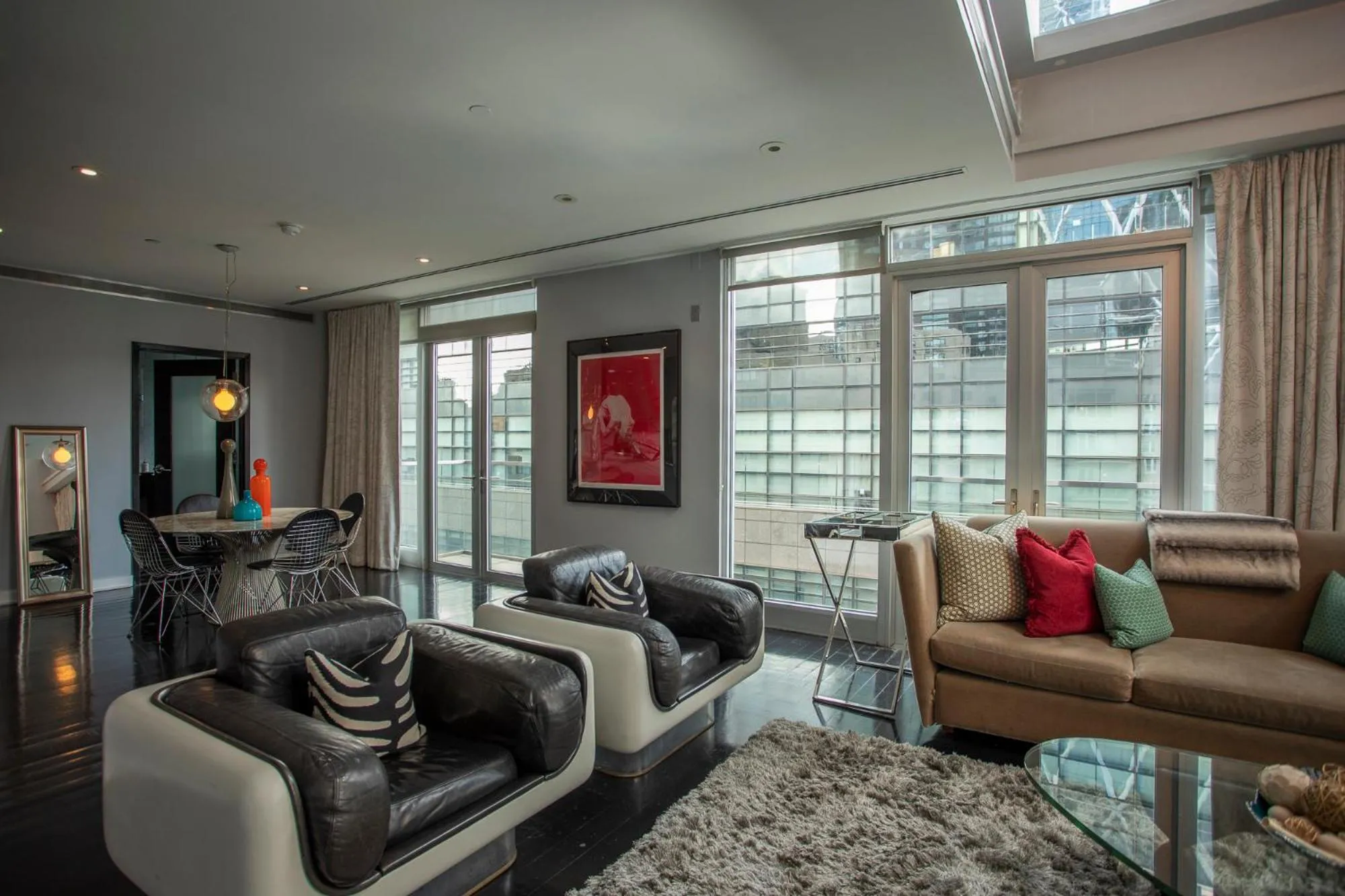 Living room in 6 Columbus Central Park Hotel