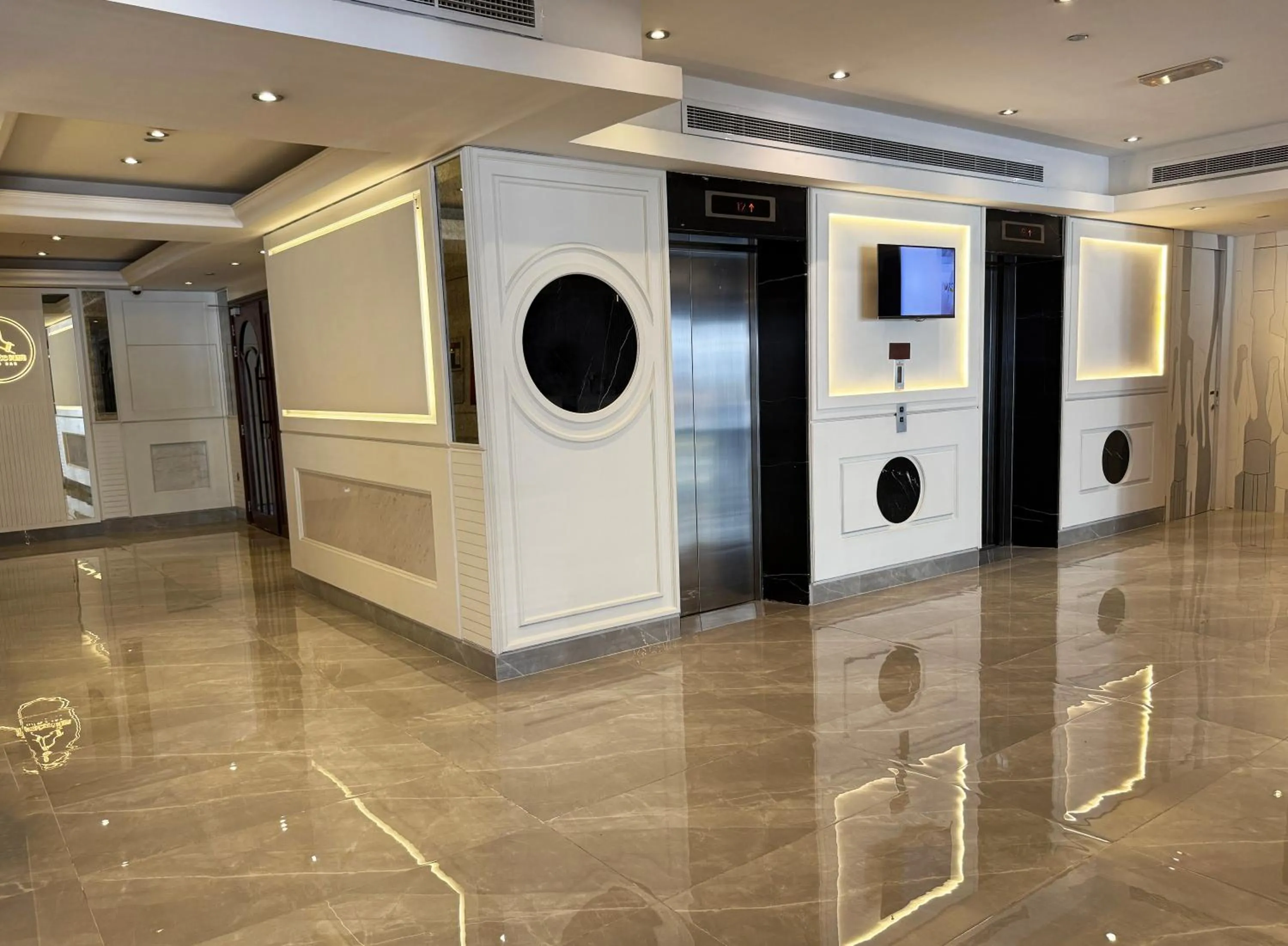 elevator in Social Hotel