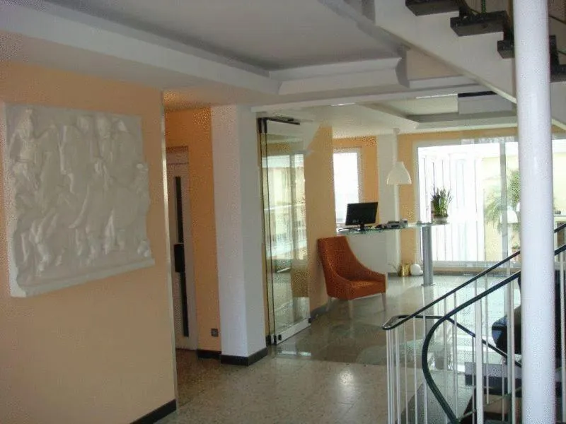 Lobby or reception in Lindemann Hotel